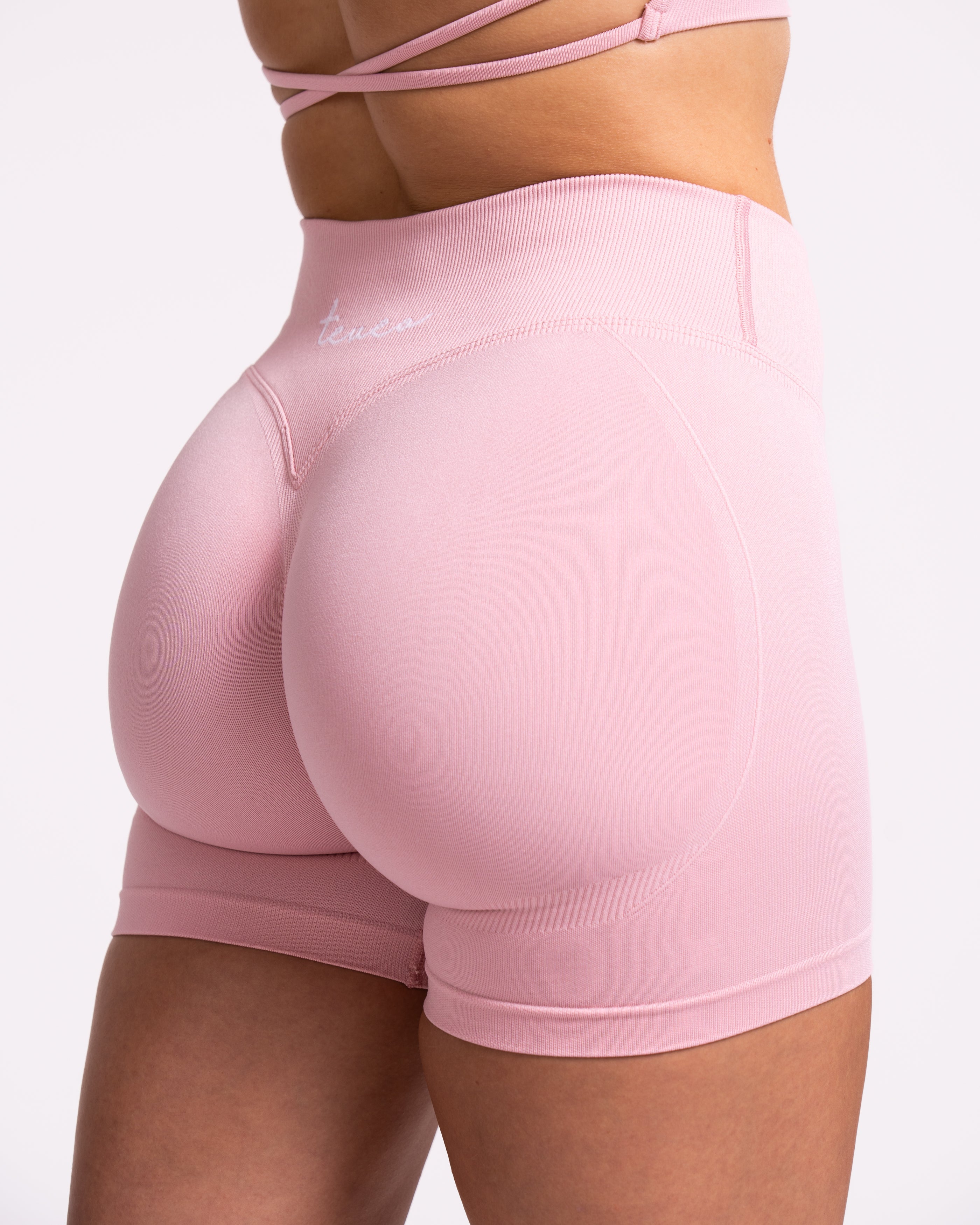 Fearless V-Shape Covert Scrunch Shorts "Rosa"
