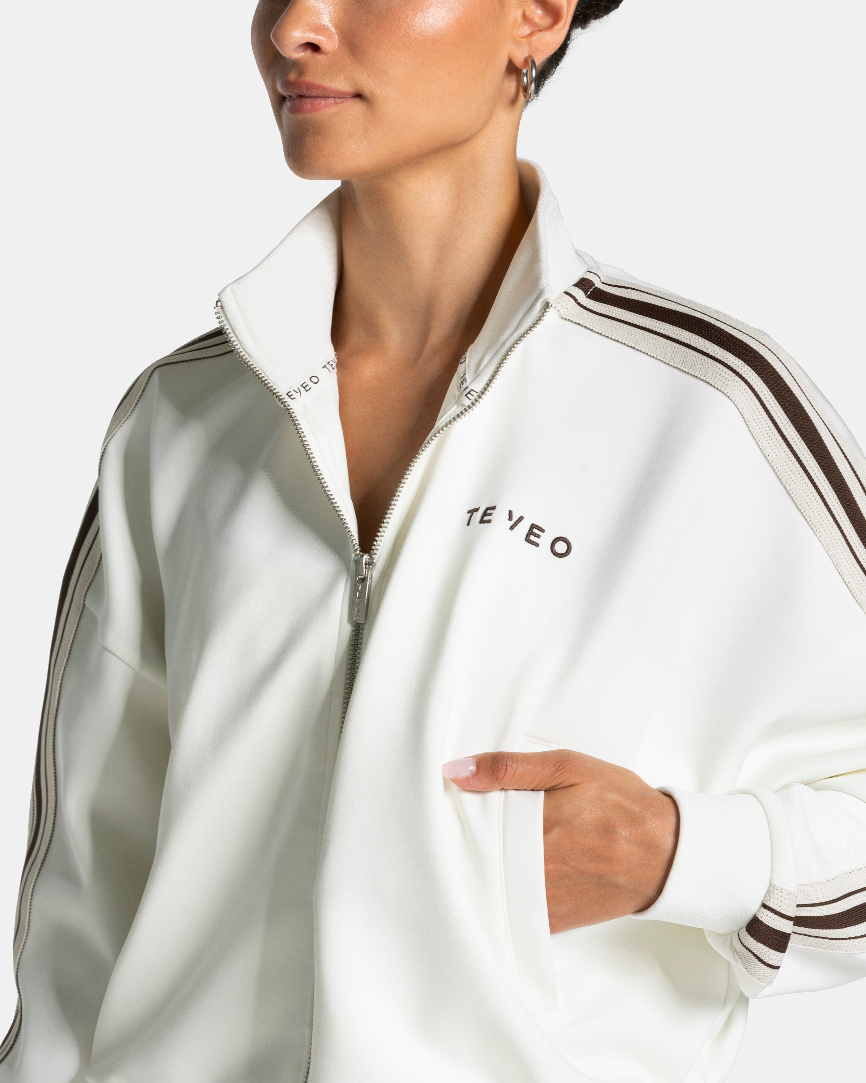 Club Cropped Zip Jacke "Off White"