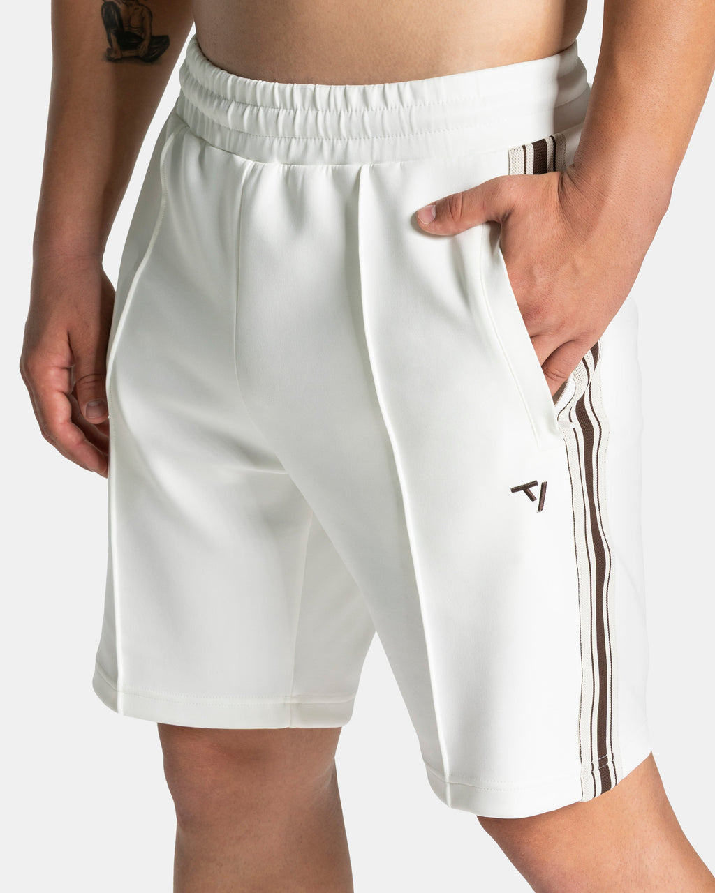 Club Short "Off White"