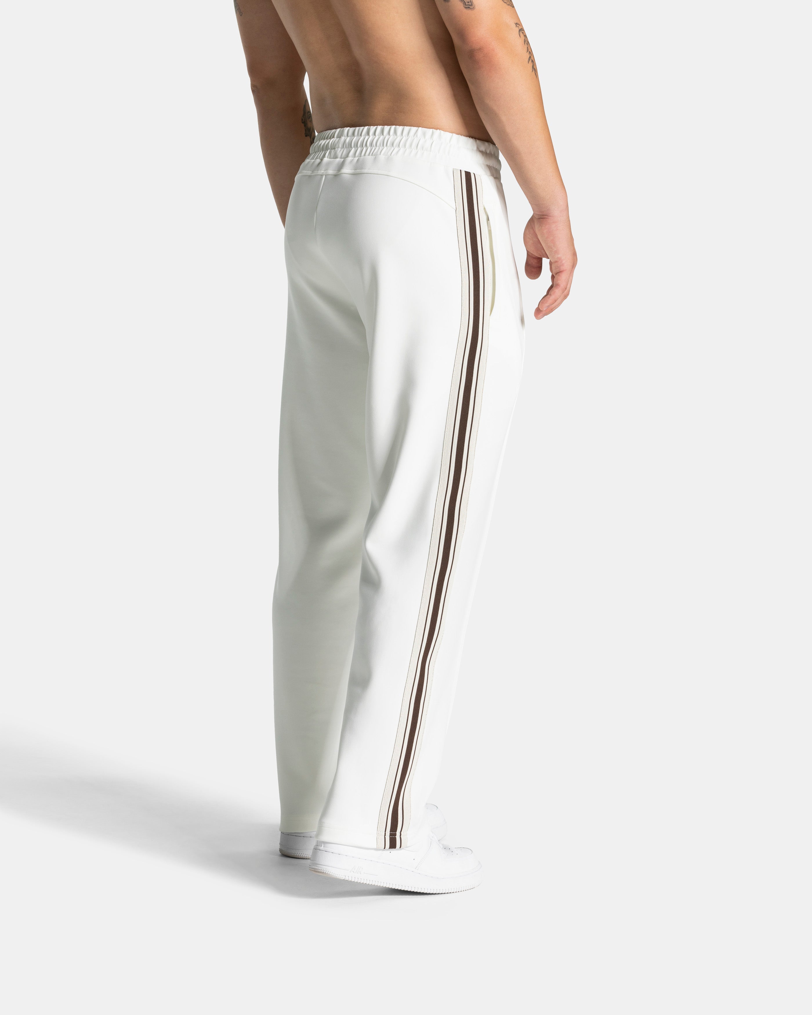 Club Straight Leg Jogger "Off White"