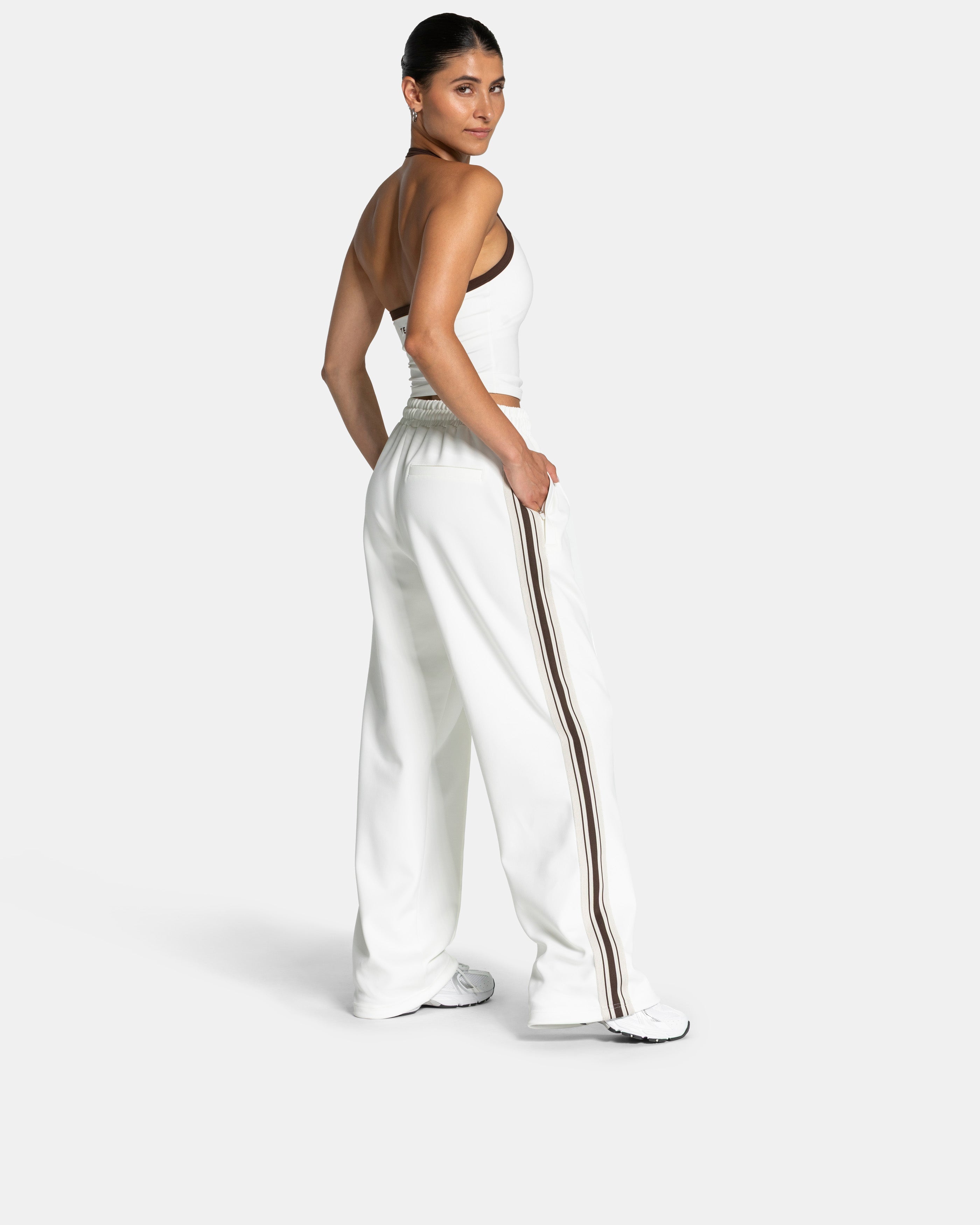 Club Straight Leg Jogger "Off White"