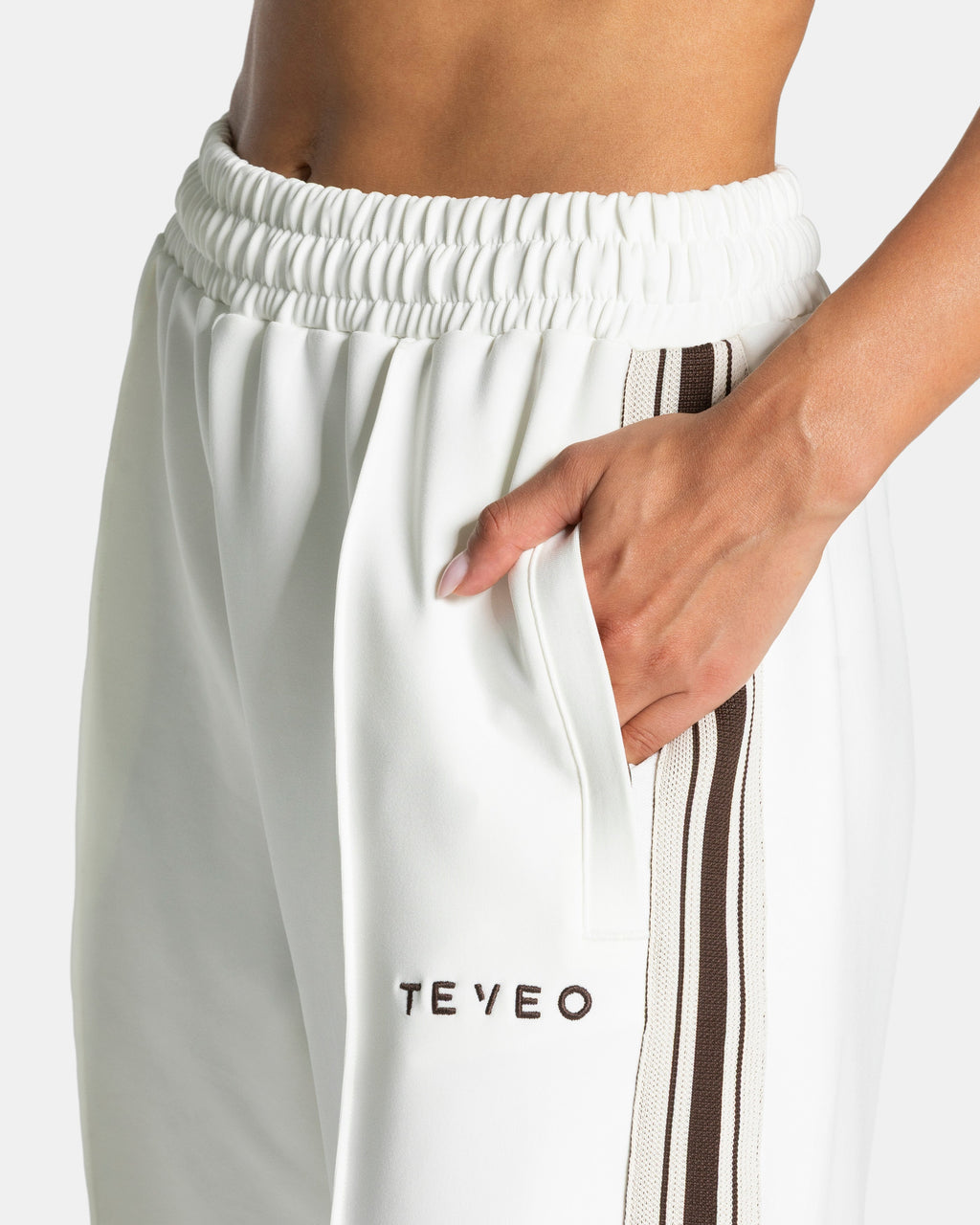 Club Straight Leg Jogger "Off White"