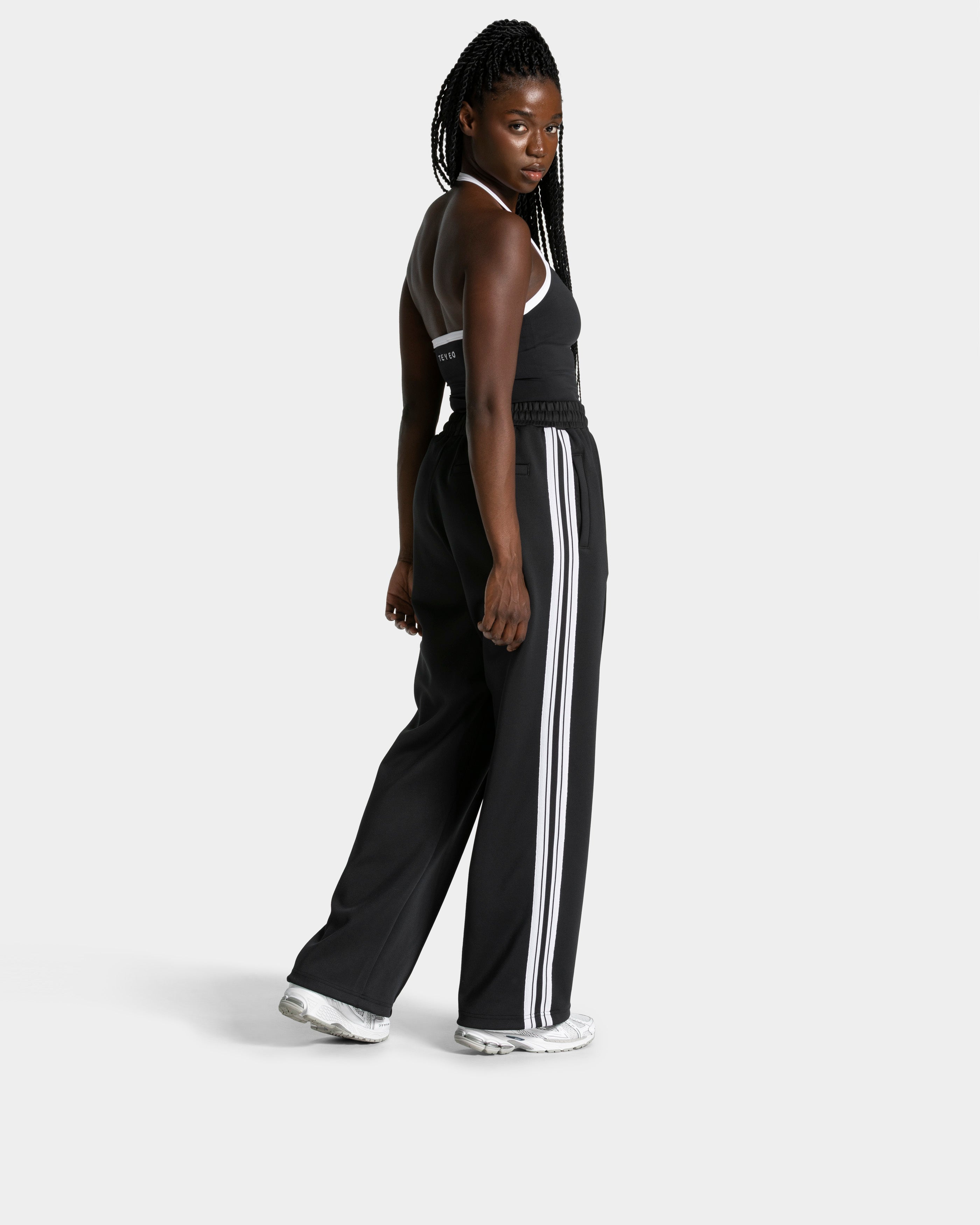 Club Straight Leg Jogger "Schwarz"