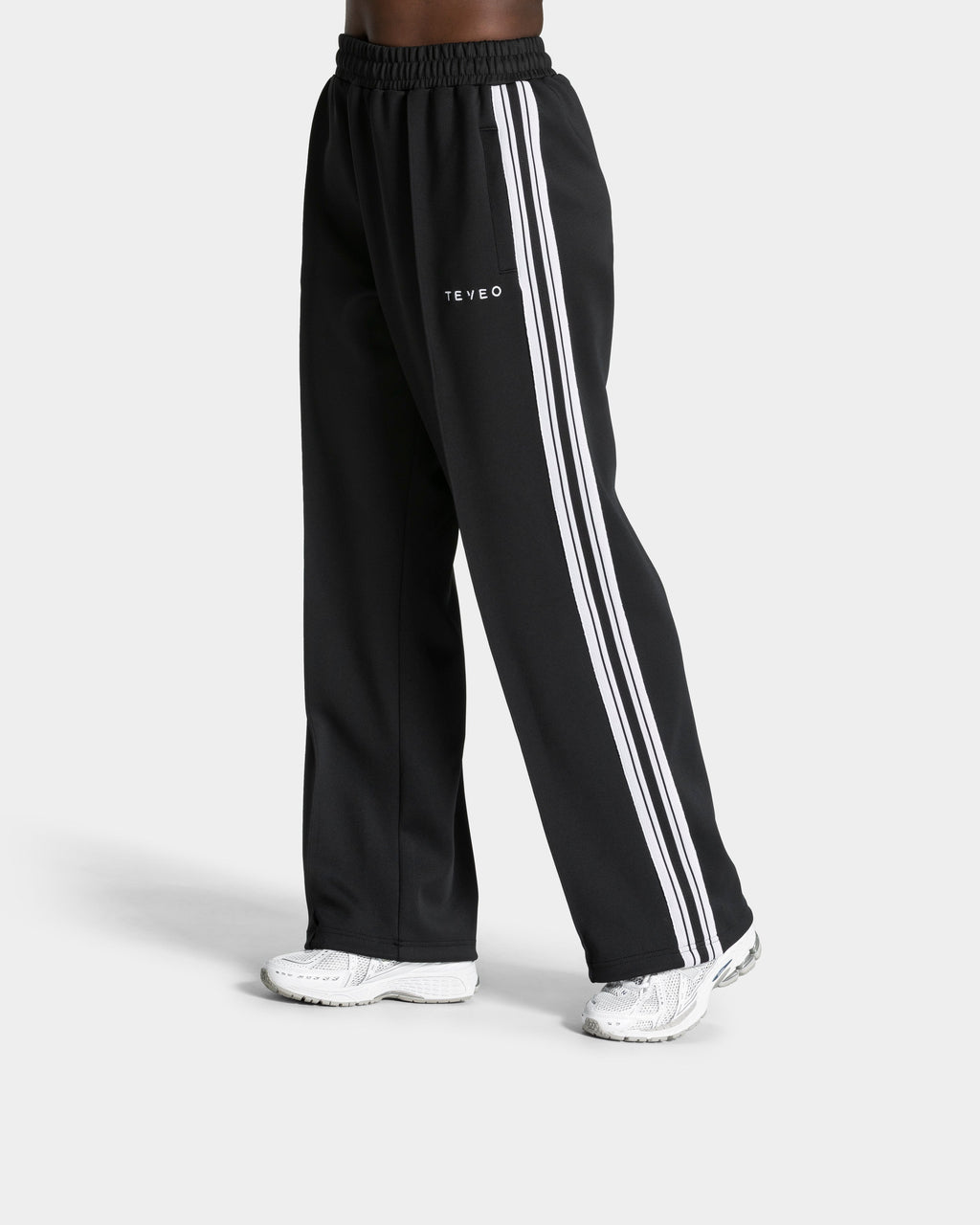 Club Straight Leg Jogger "Schwarz"