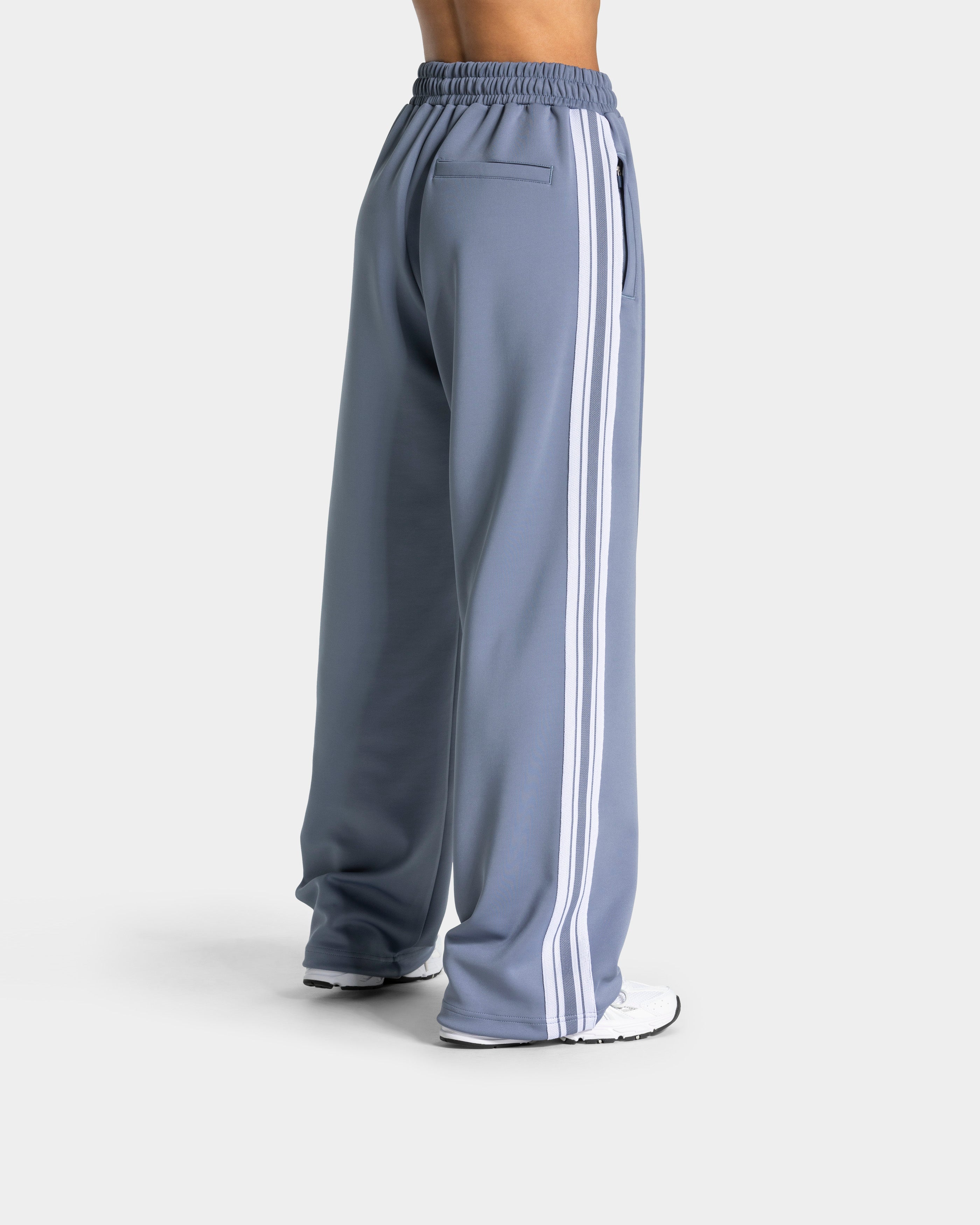 Club Straight Leg Jogger "Stahlblau"