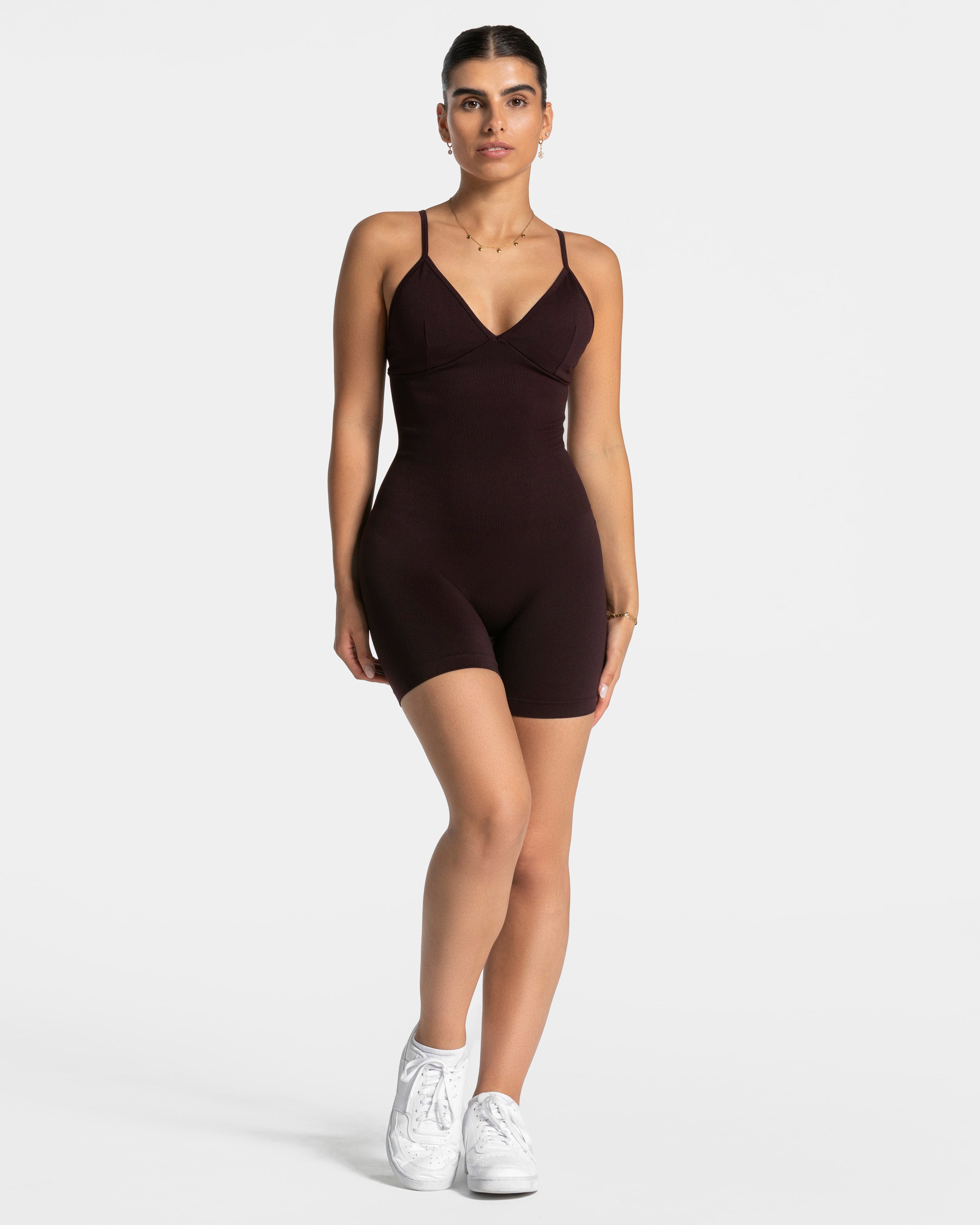 Essence V-Back Covert Scrunch Shorts Jumpsuit "Merlot"
