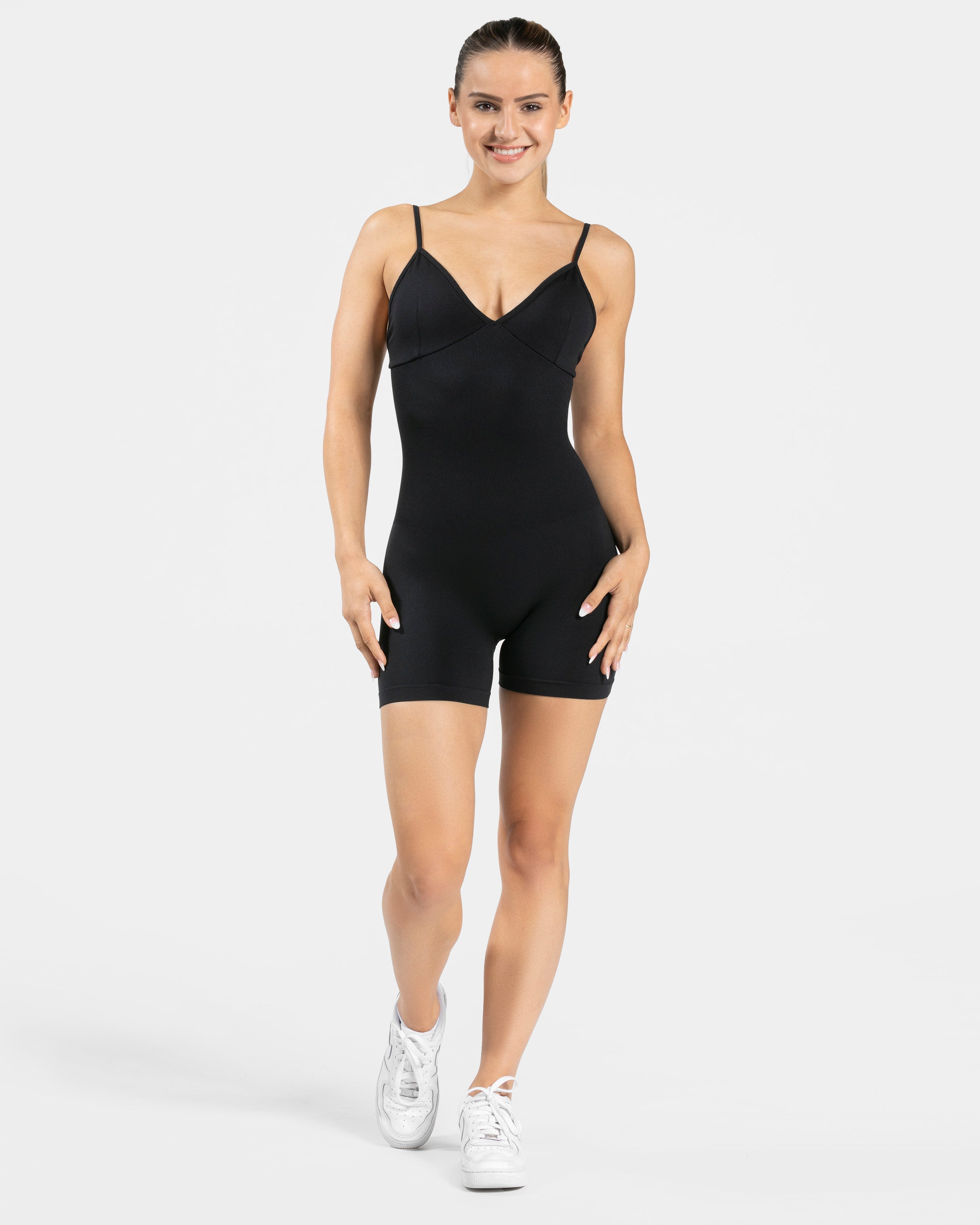Essence V-Back Covert Scrunch Shorts Jumpsuit "Schwarz"