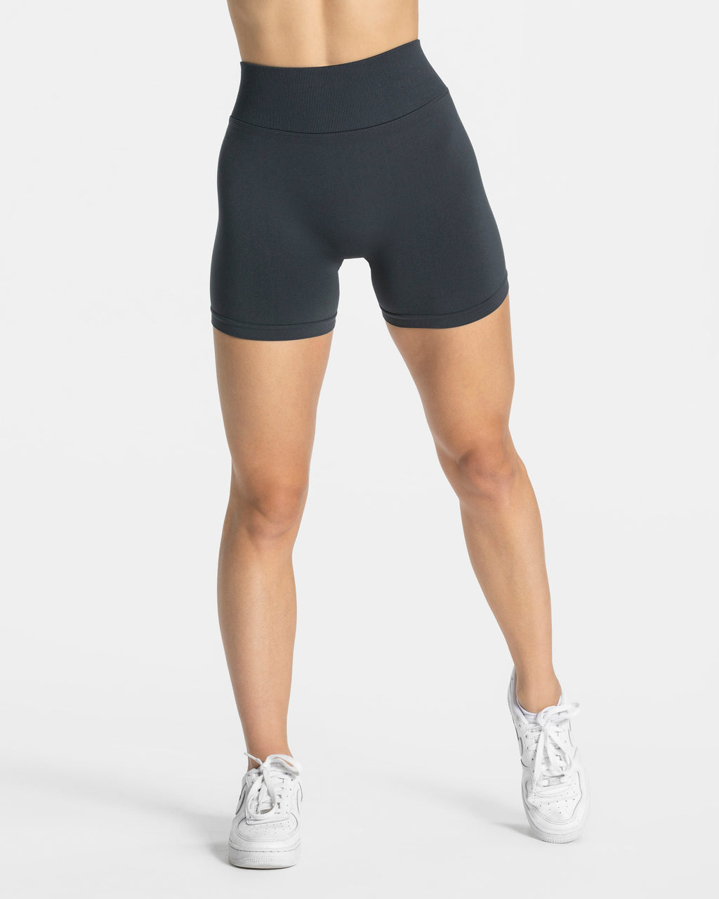 Essence V-Back Covert Scrunch Shorts "Ebony"