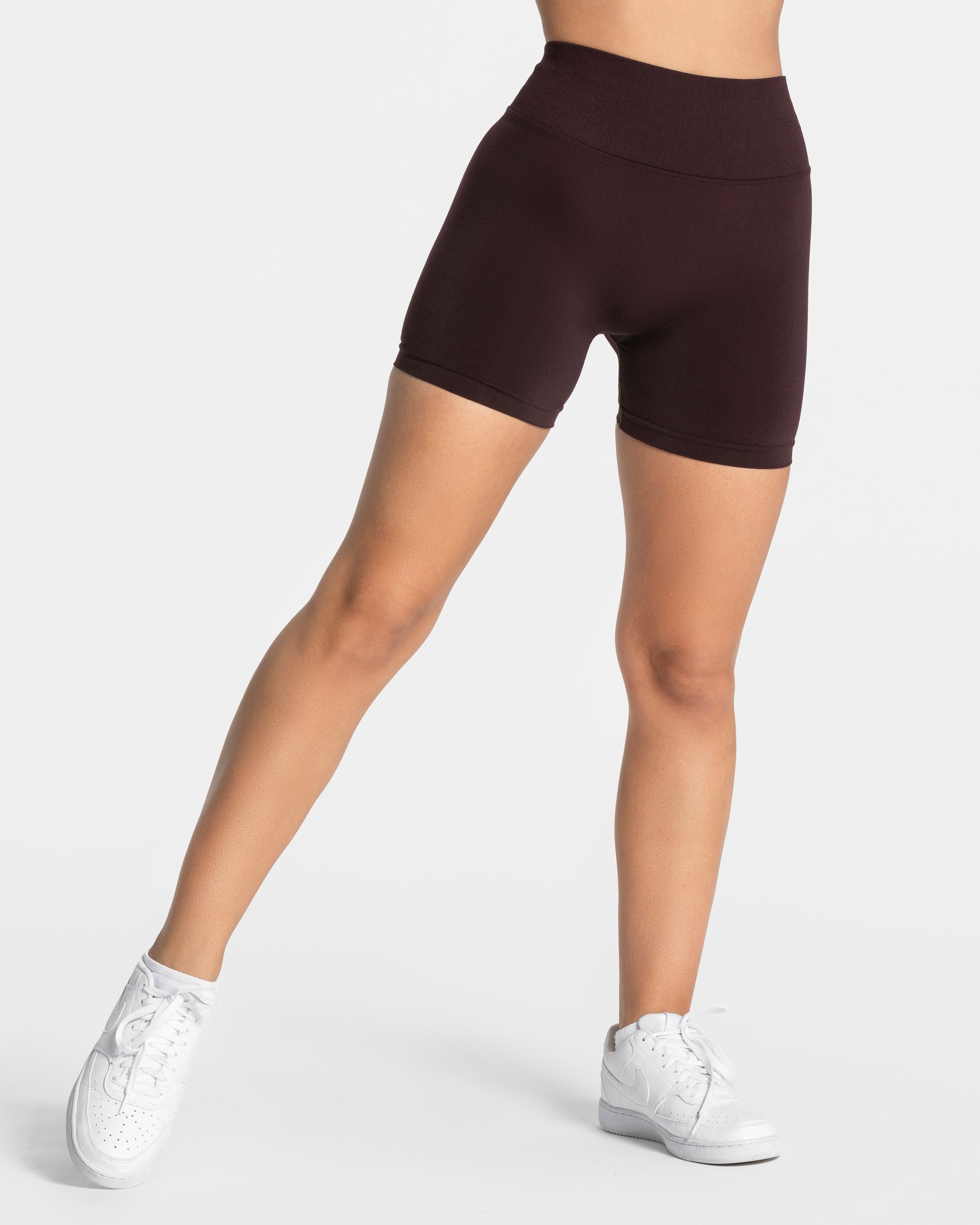 Essence V-Back Covert Scrunch Shorts "Merlot"