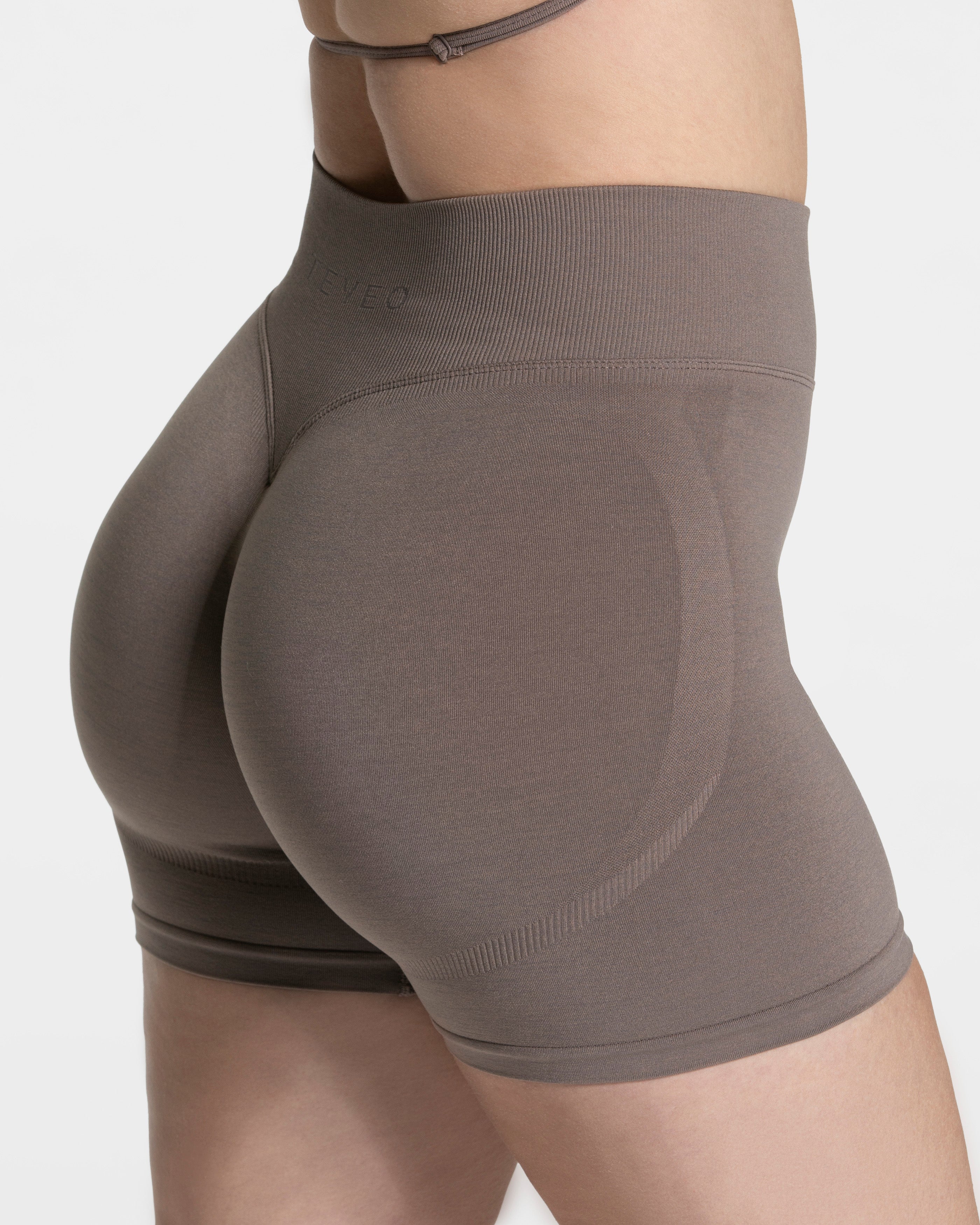 Femme Sculpt Scrunch Shorts "Mokka"