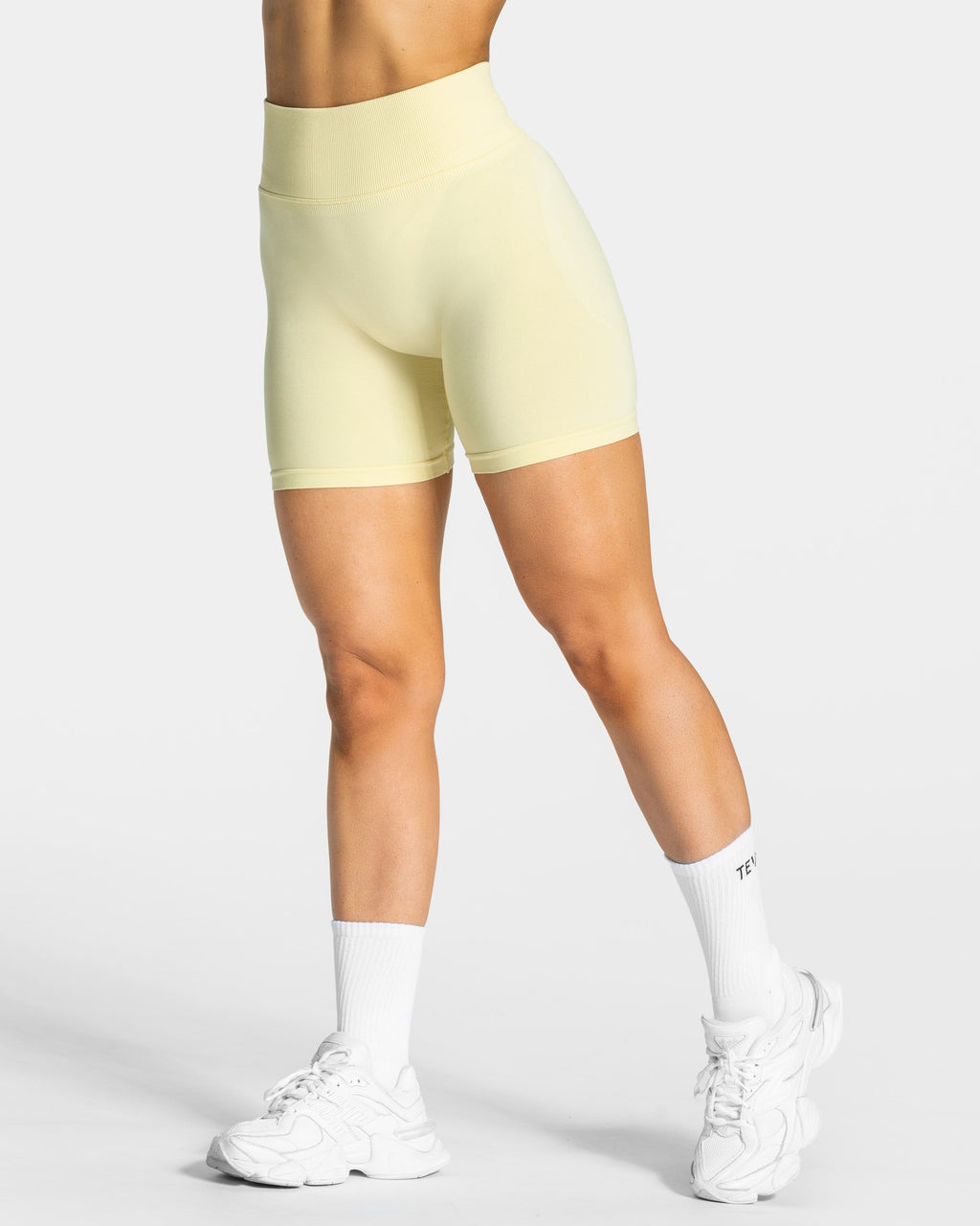 Femme Sculpt Scrunch Shorts "Gelb"