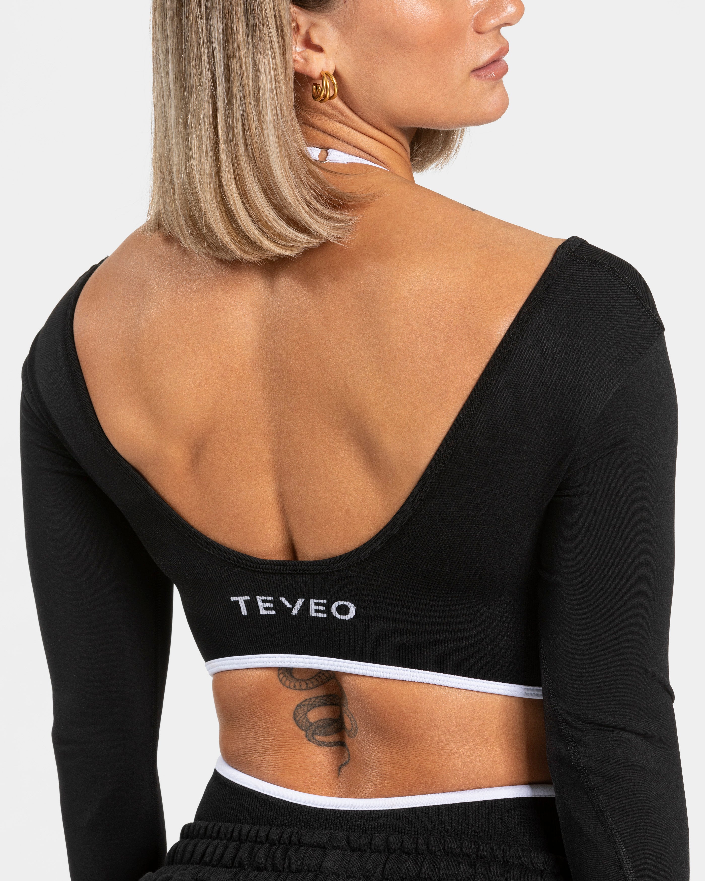 Contrastline Longsleeve  "Schwarz"