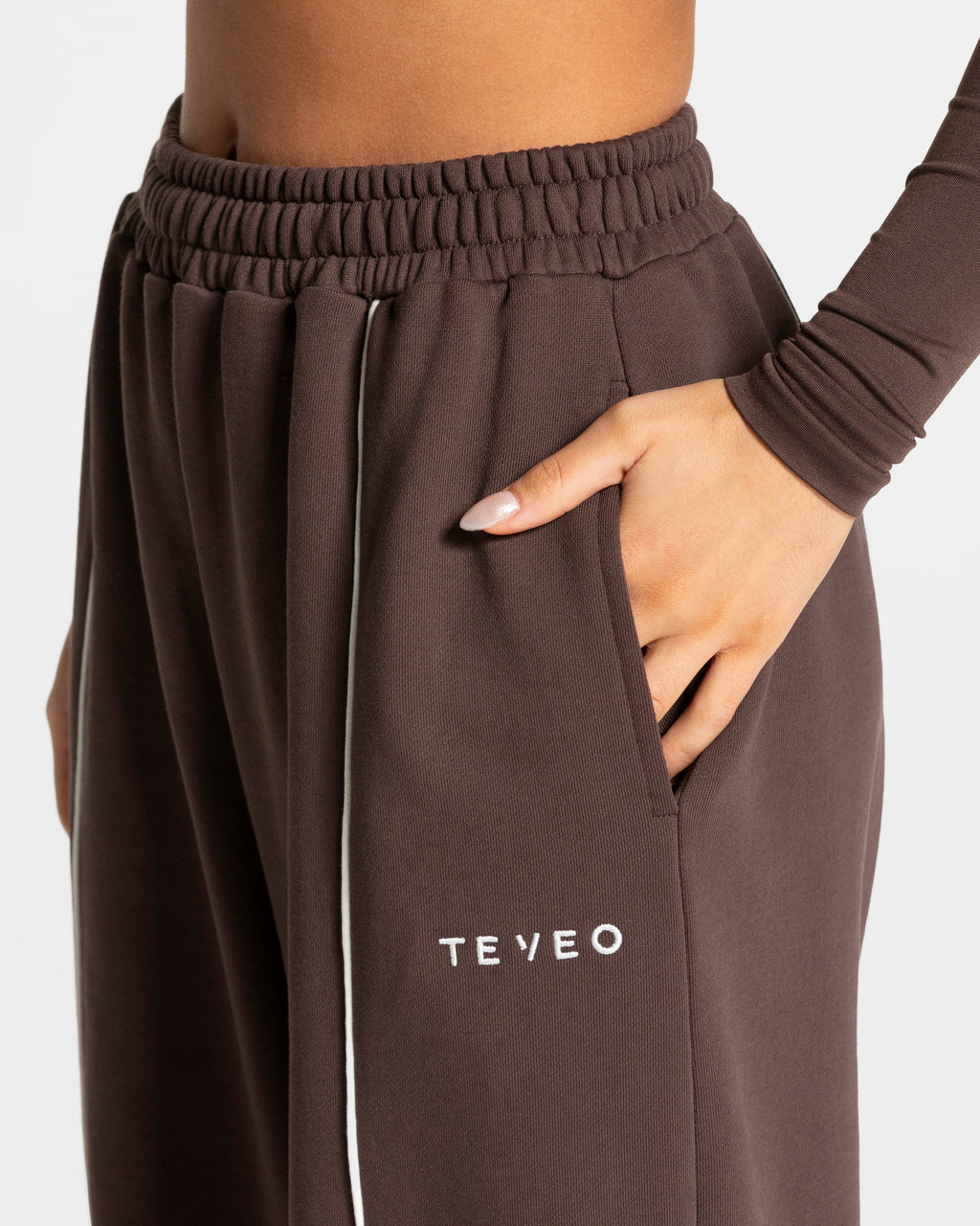 Contrastline Wide Leg Jogger "Espresso"