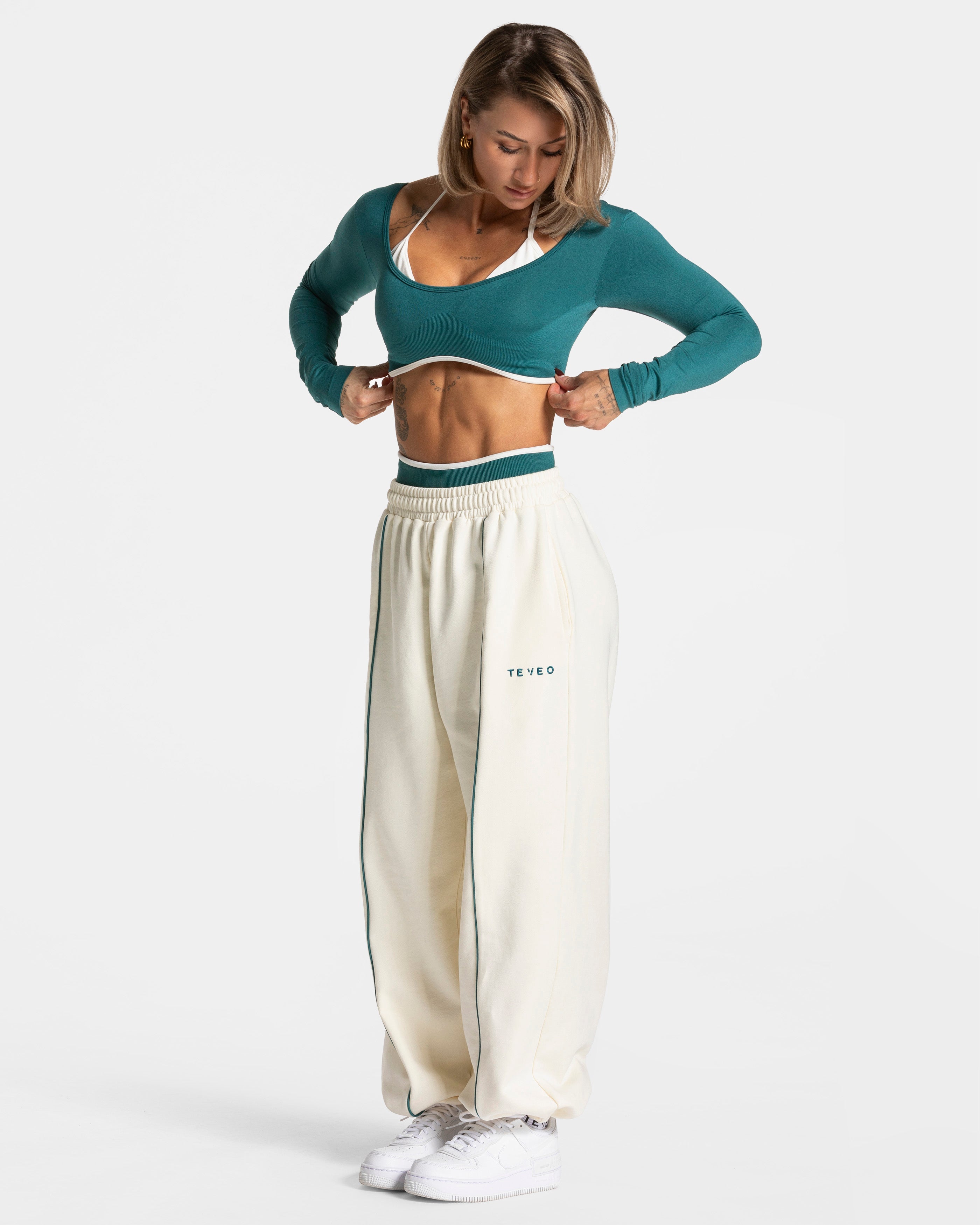 Contrastline Wide Leg Jogger "Off White"