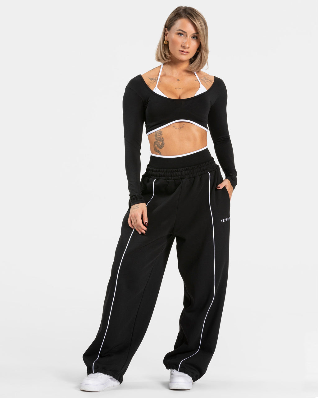 Contrastline Wide Leg Jogger "Schwarz"