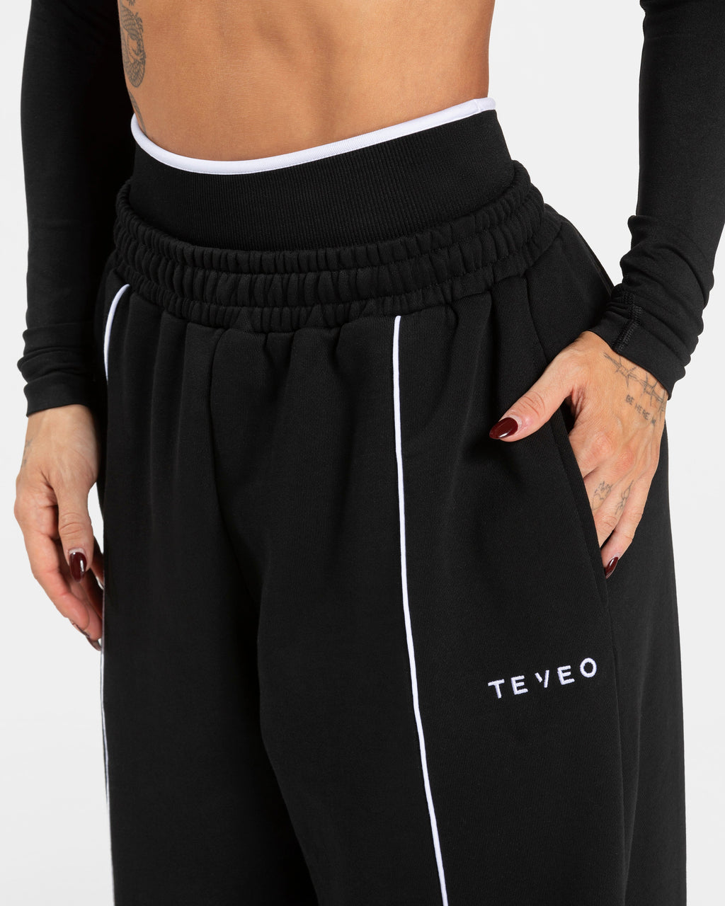 Contrastline Wide Leg Jogger "Schwarz"