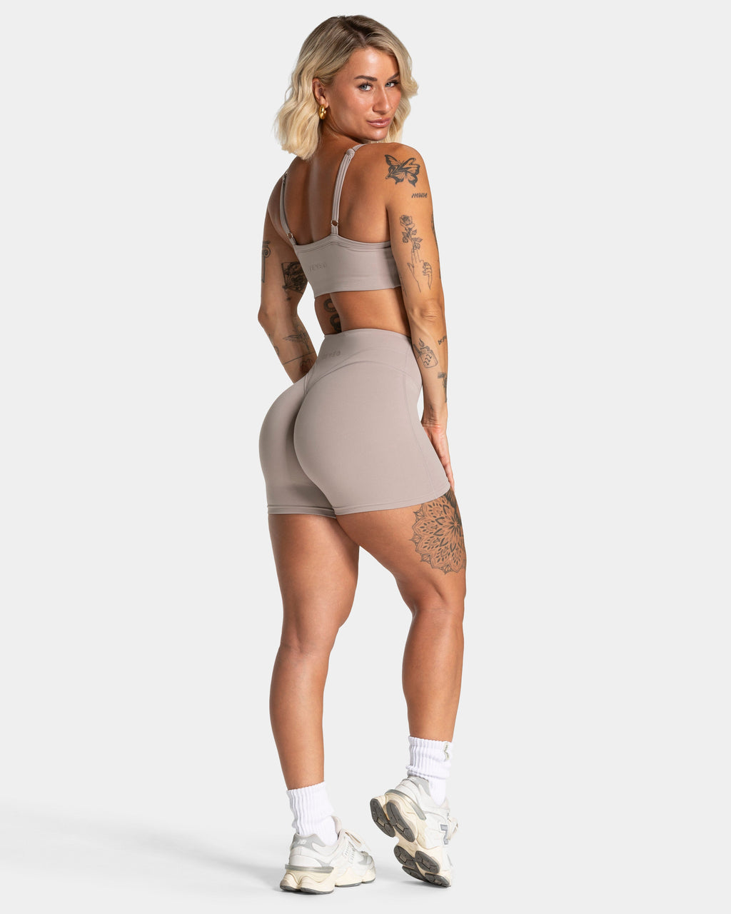 Luxmotion Sculpt Scrunch Shorts "Stone"