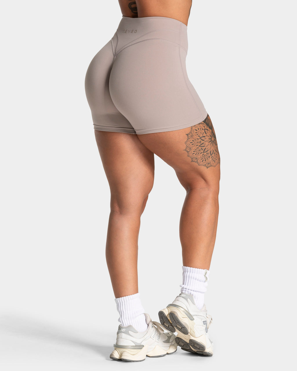 Luxmotion Sculpt Scrunch Shorts "Stone"