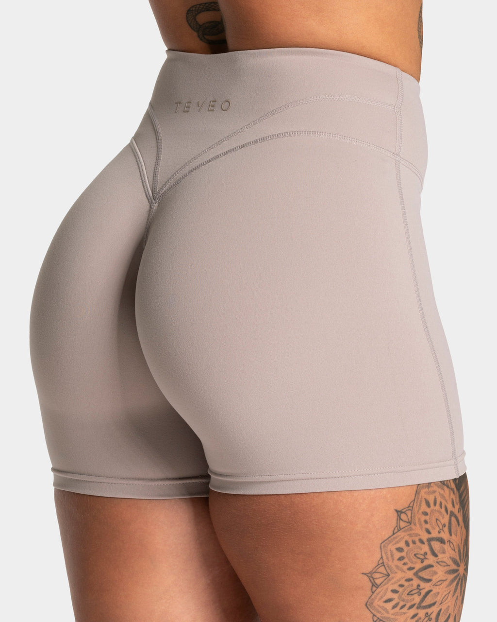 Luxmotion Sculpt Scrunch Shorts "Stone"