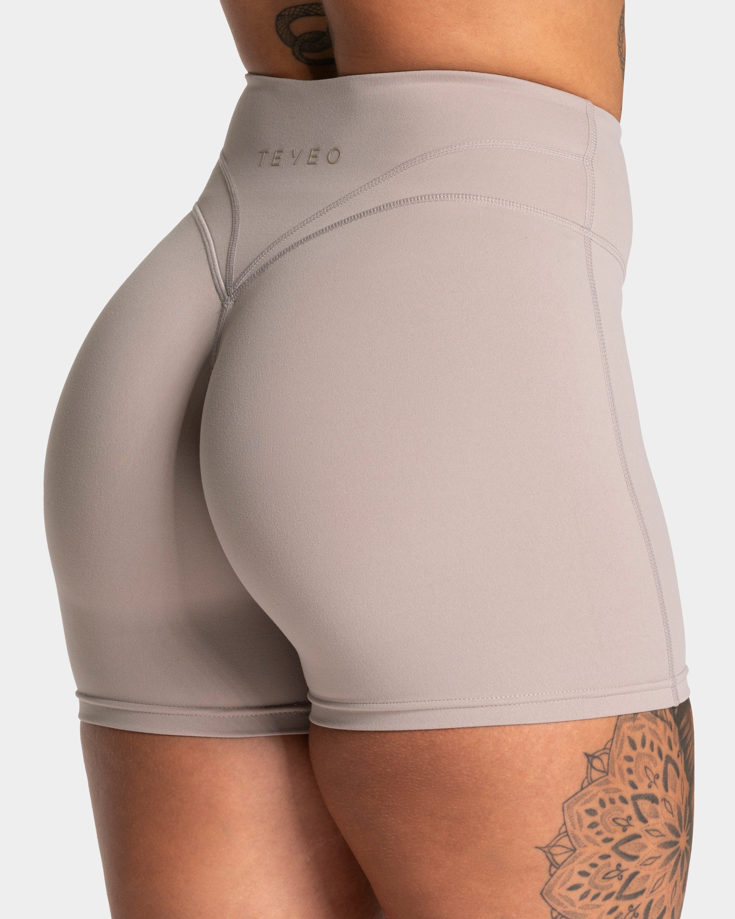 Luxmotion Sculpt Scrunch Shorts "Stone"
