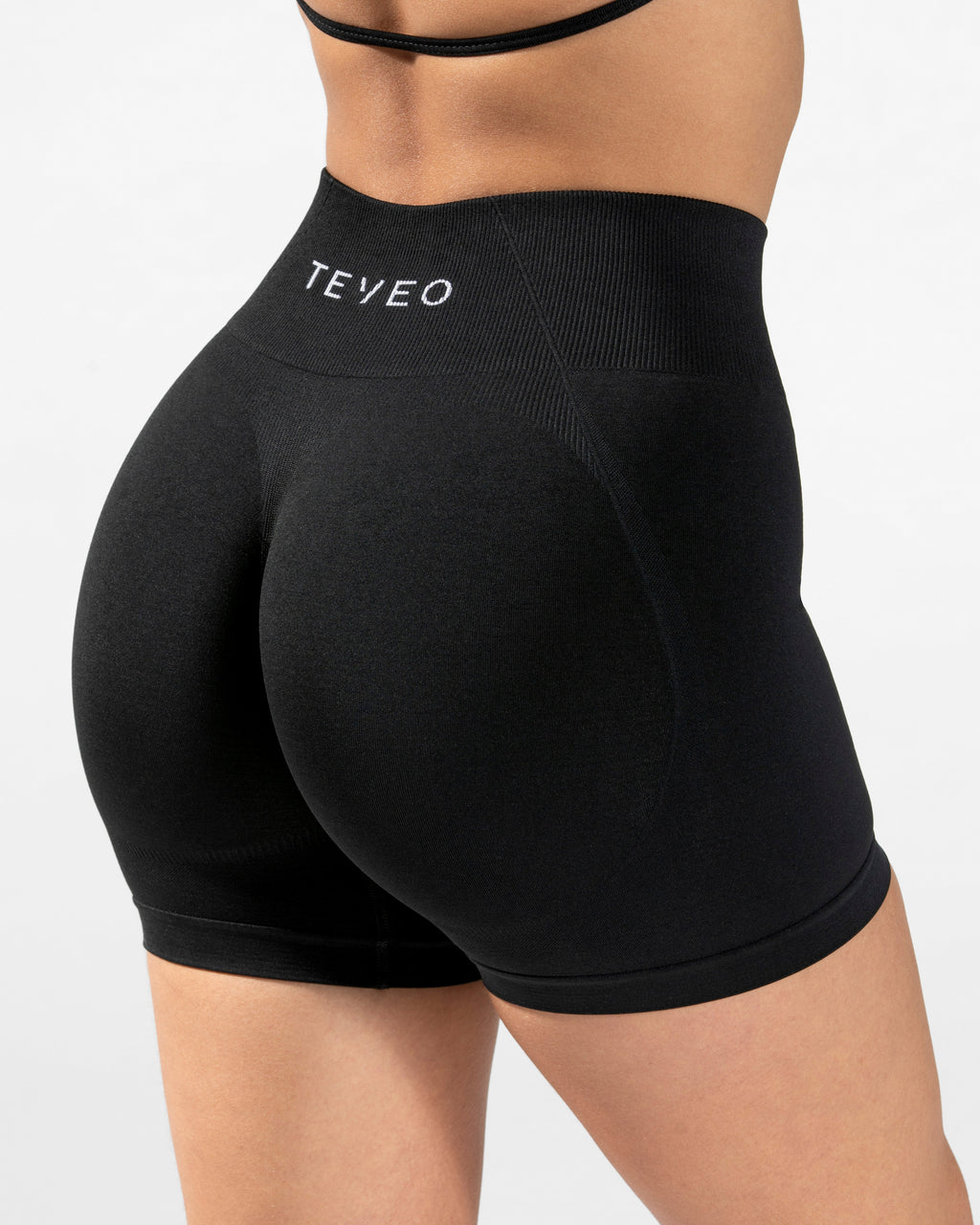 Pure Covert Scrunch Shorts  "Schwarz"