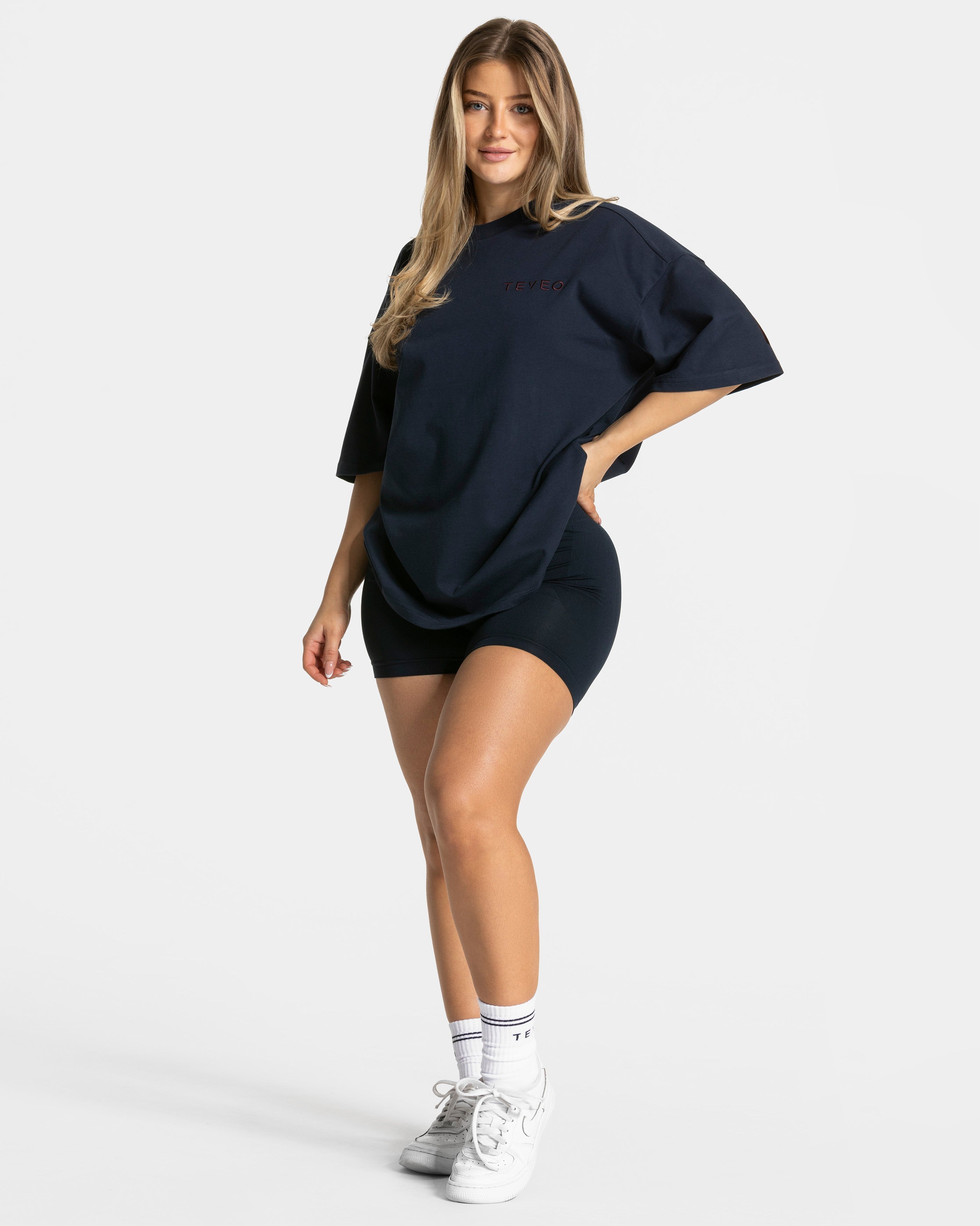 Signature Oversized T-Shirt "Midnight"