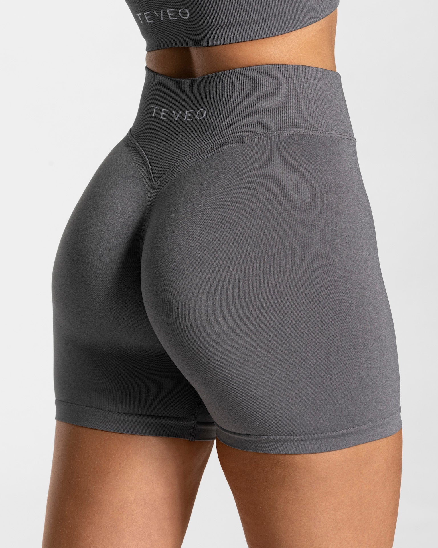 Statement Scrunch Shorts "Graphit"