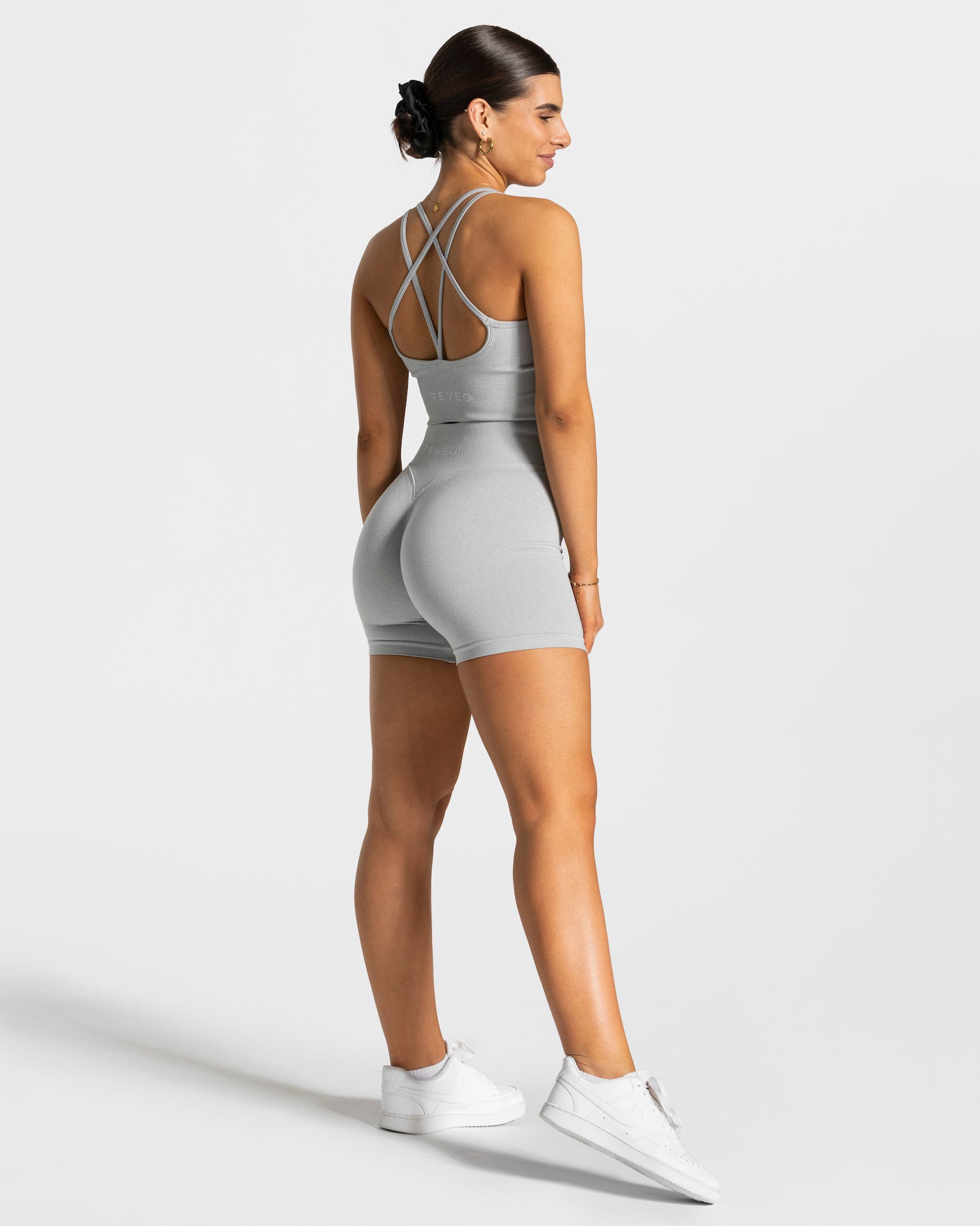 Statement Scrunch Shorts "Hellgrau"