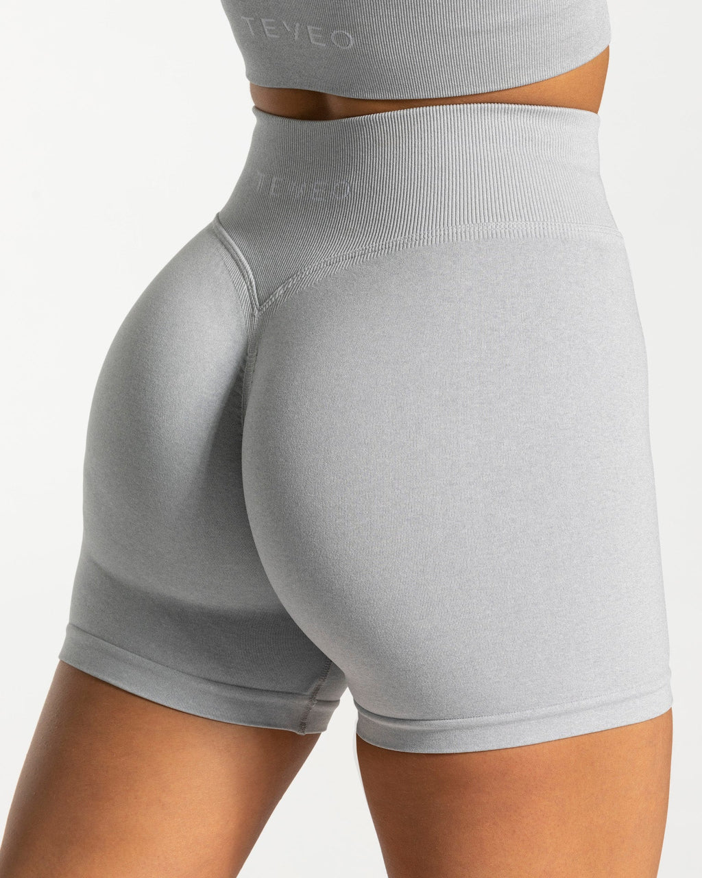 Statement Scrunch Shorts "Hellgrau"
