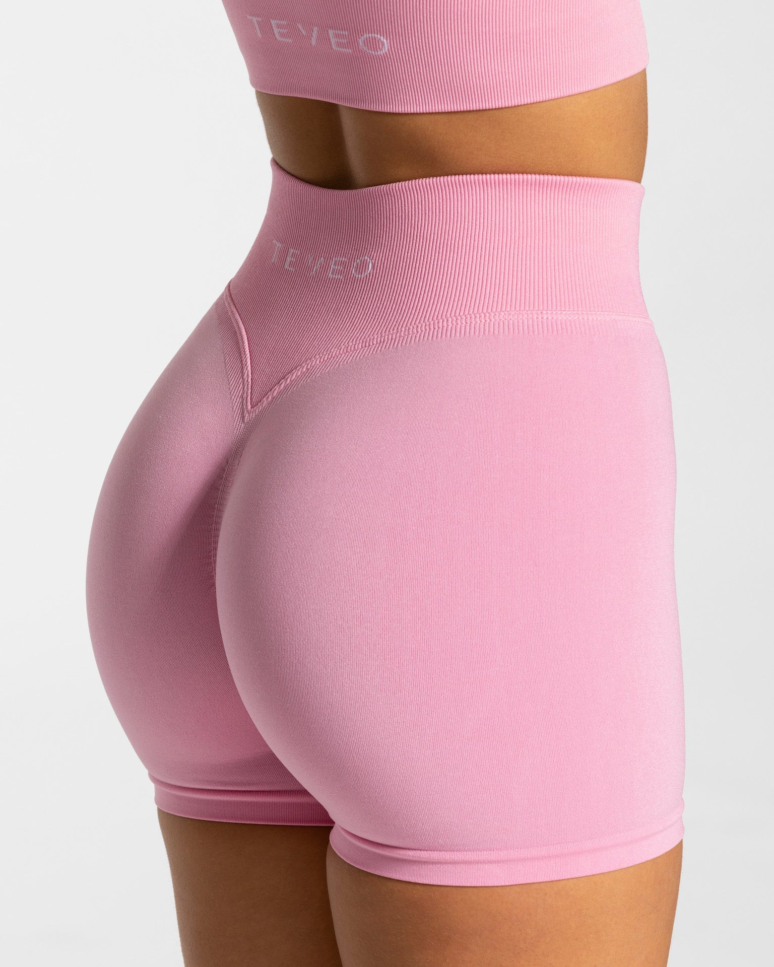 Statement Scrunch Shorts "Pink"