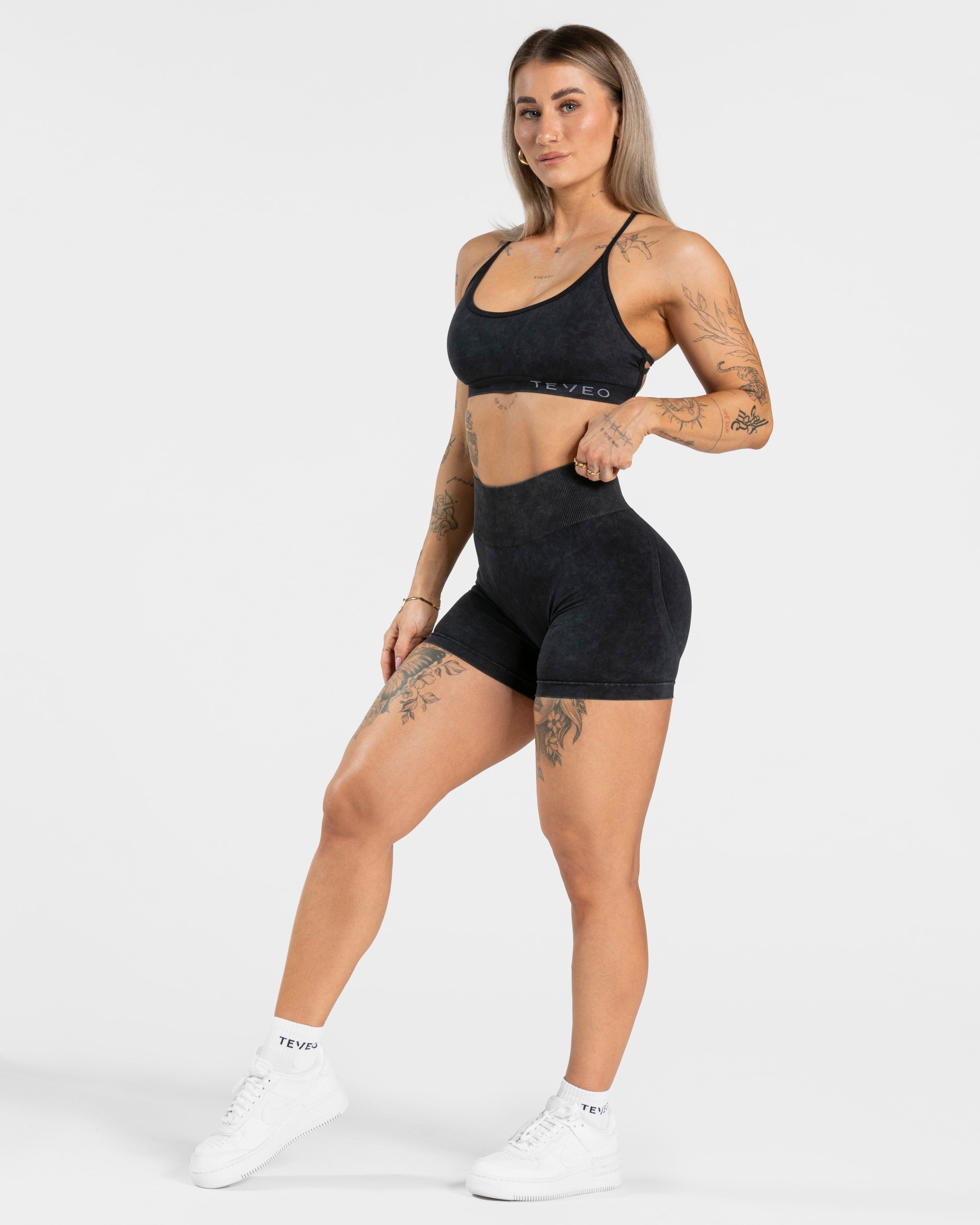 Acid Covert Scrunch Shorts  "Schwarz"