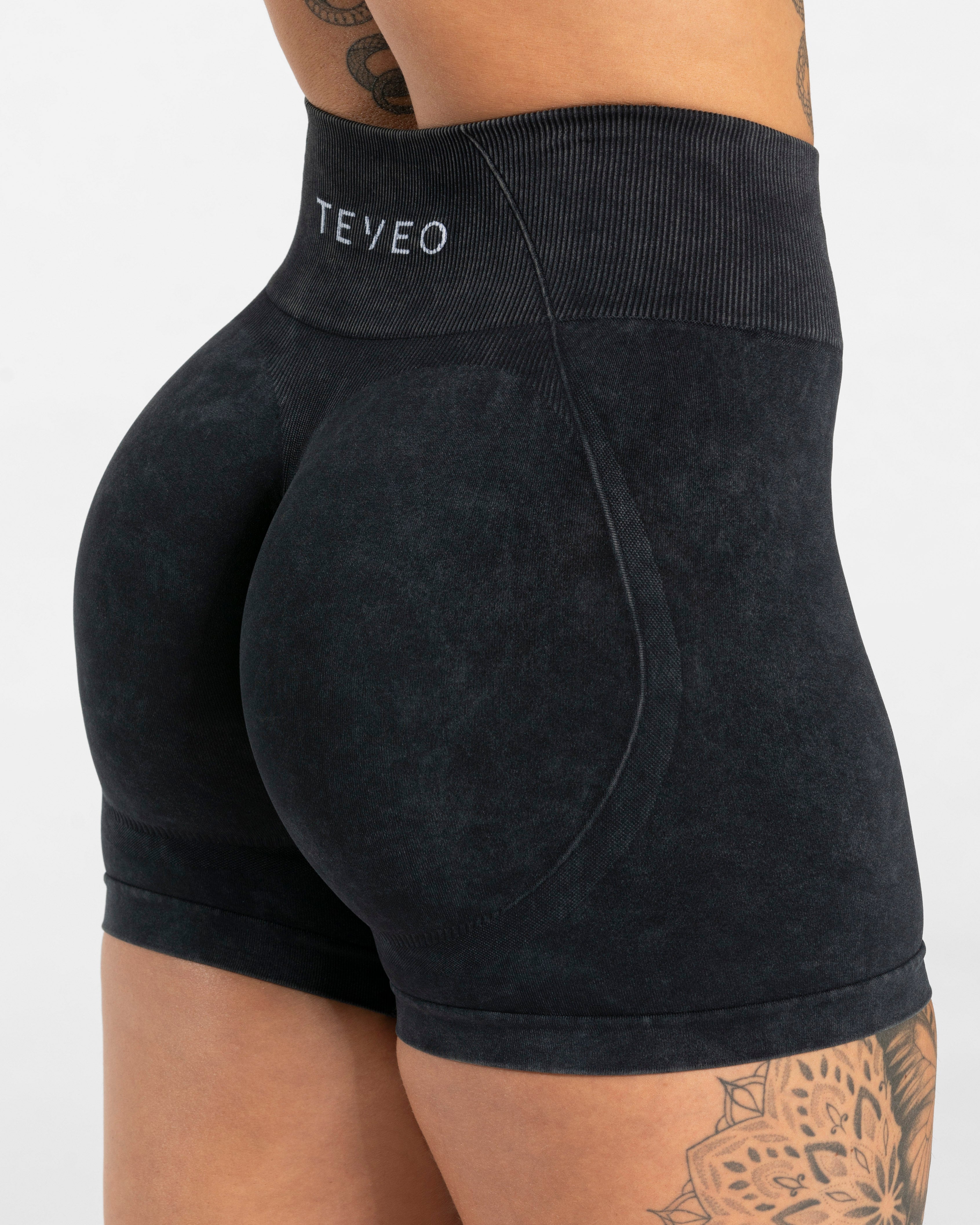 Acid Covert Scrunch Shorts  "Schwarz"