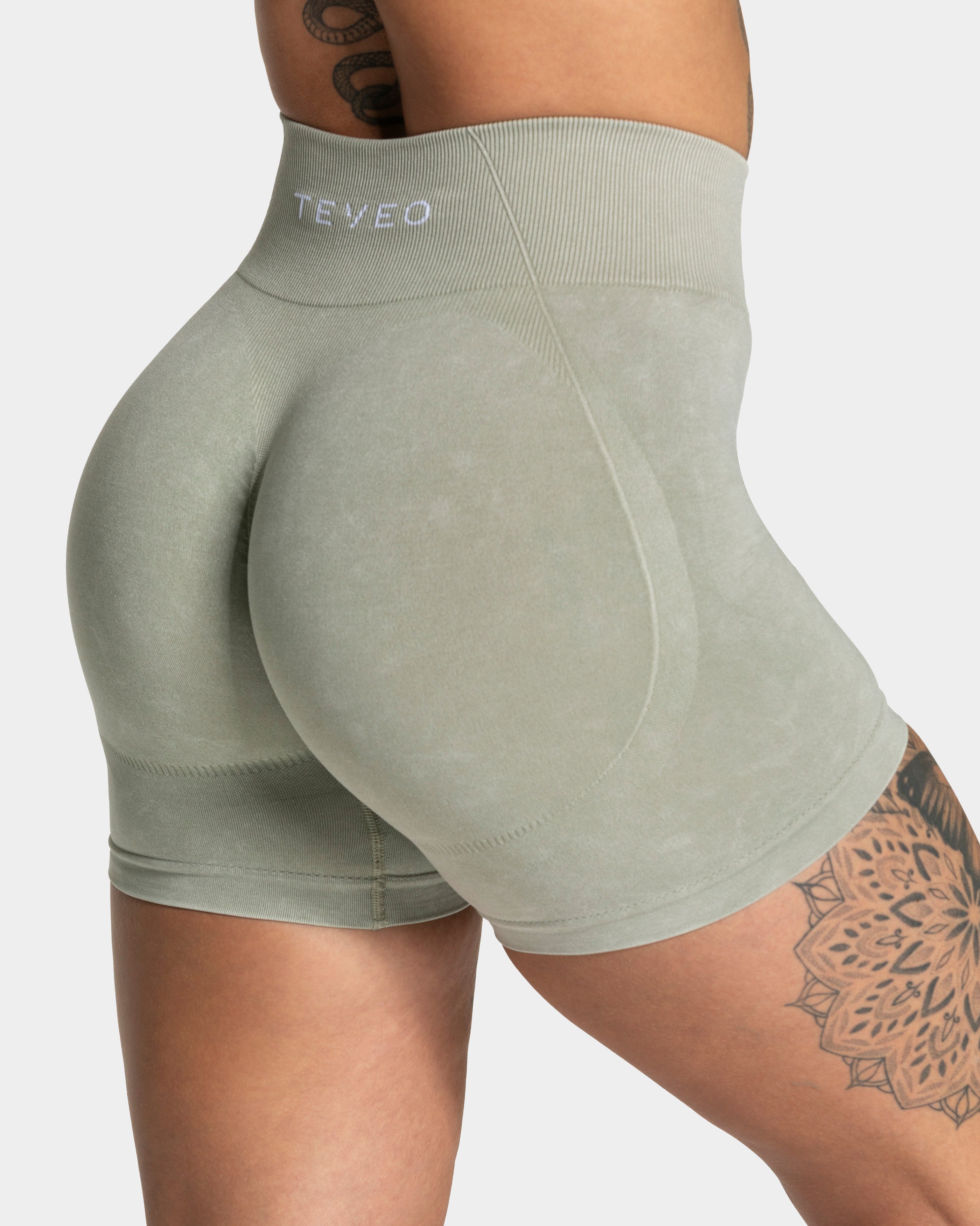 Acid Covert Scrunch Shorts  "Salbei"