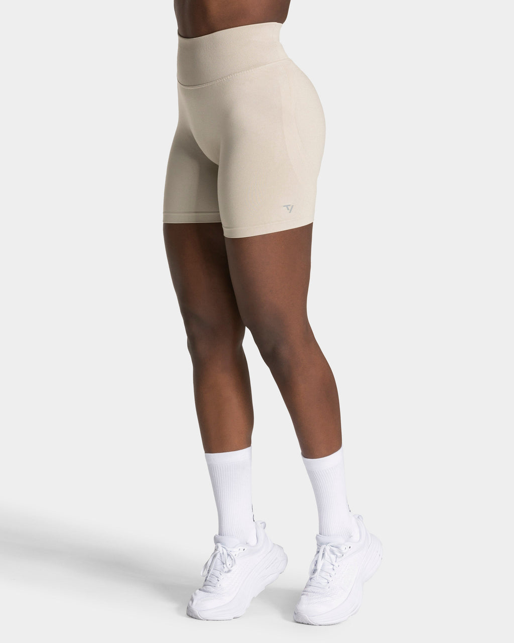 Endorphin Sculpt Scrunch Shorts "Latte"