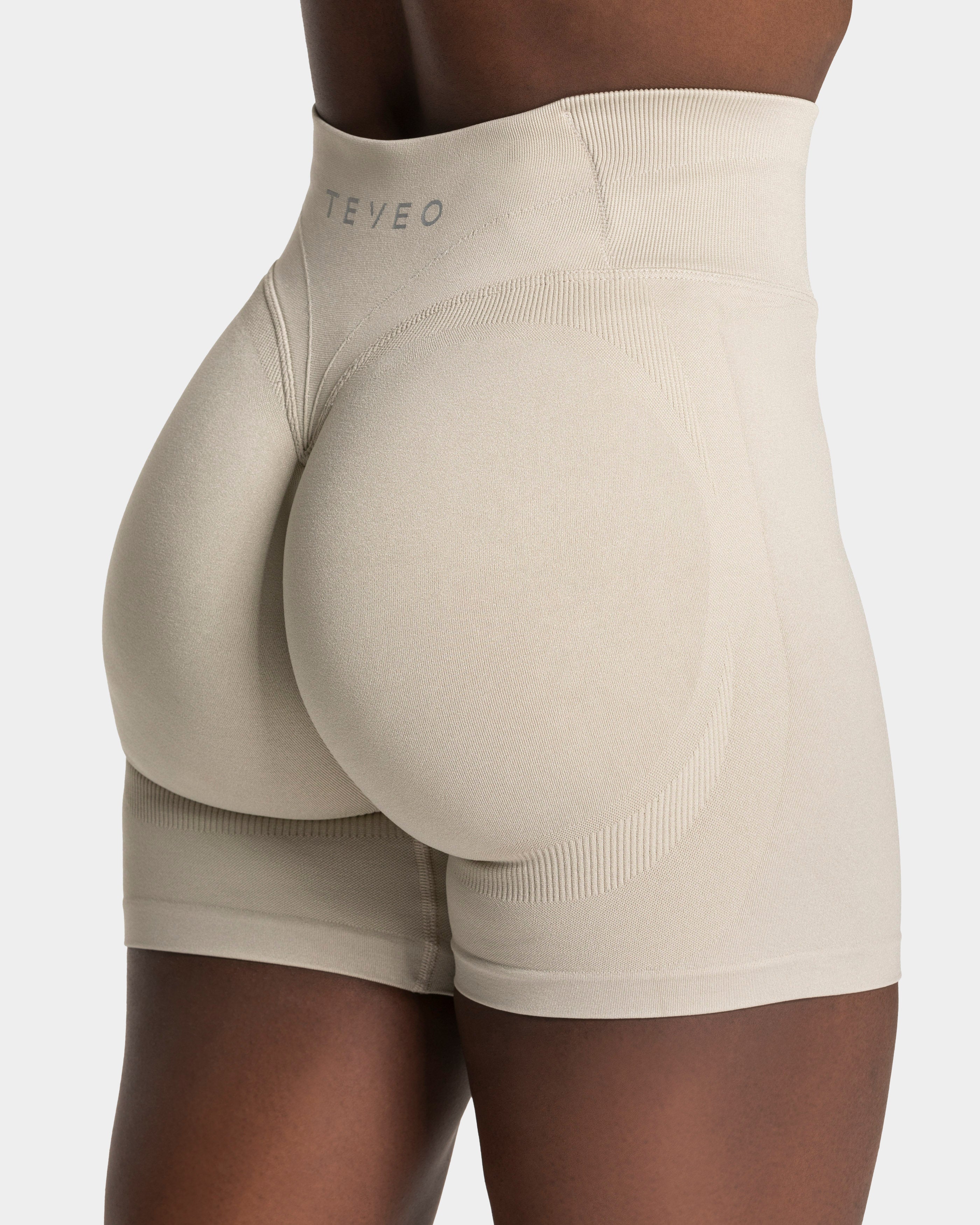 Endorphin Sculpt Scrunch Shorts "Latte"