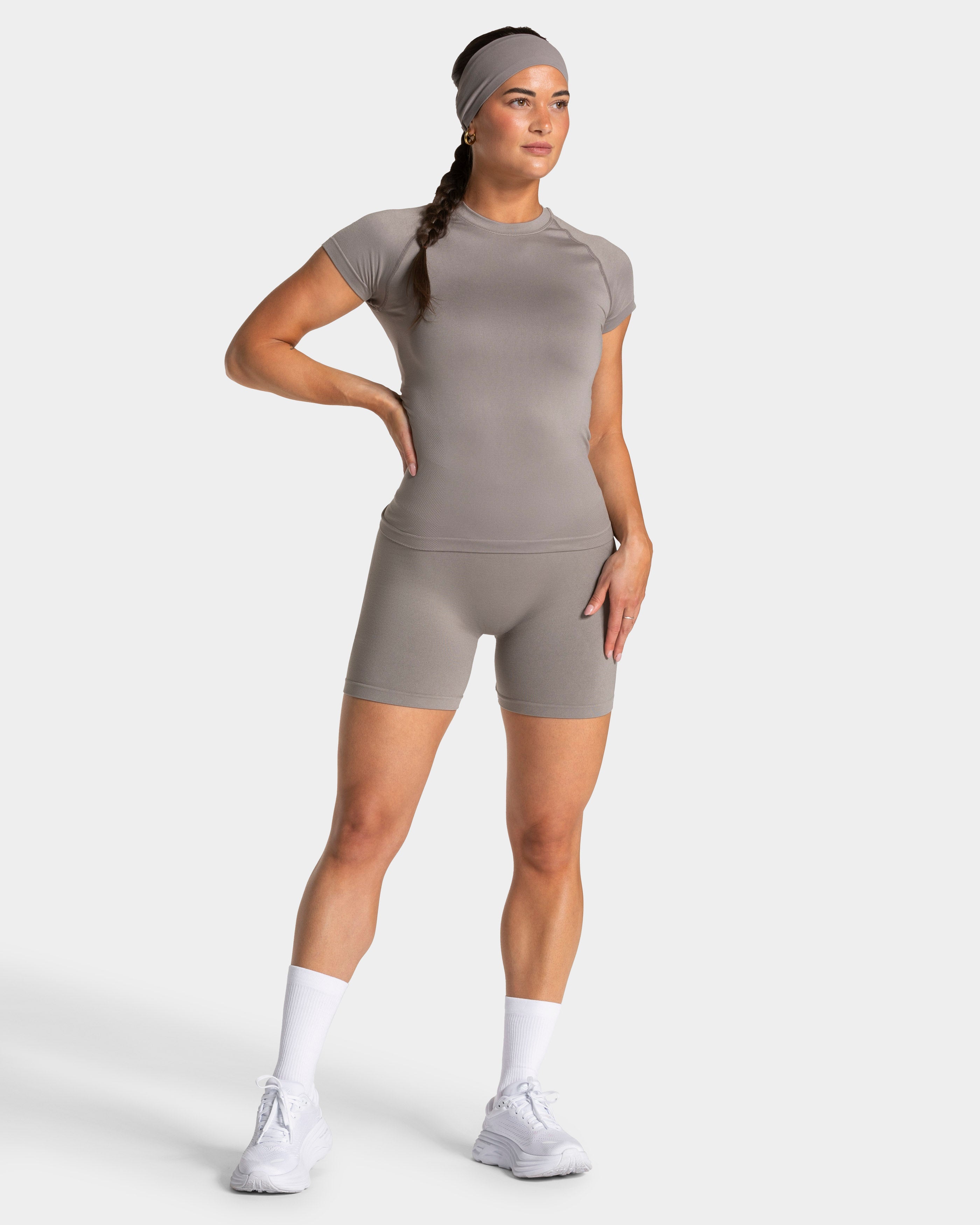 Endorphin Sculpt Scrunch Shorts "Smoke"