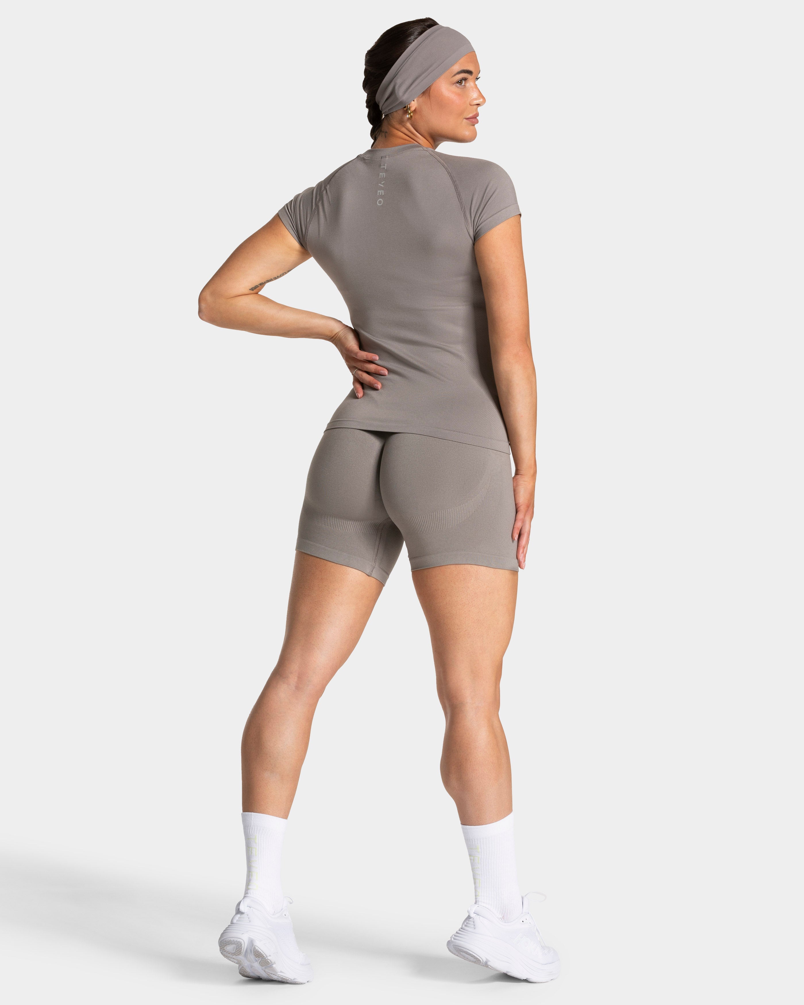 Endorphin Sculpt Scrunch Shorts "Smoke"