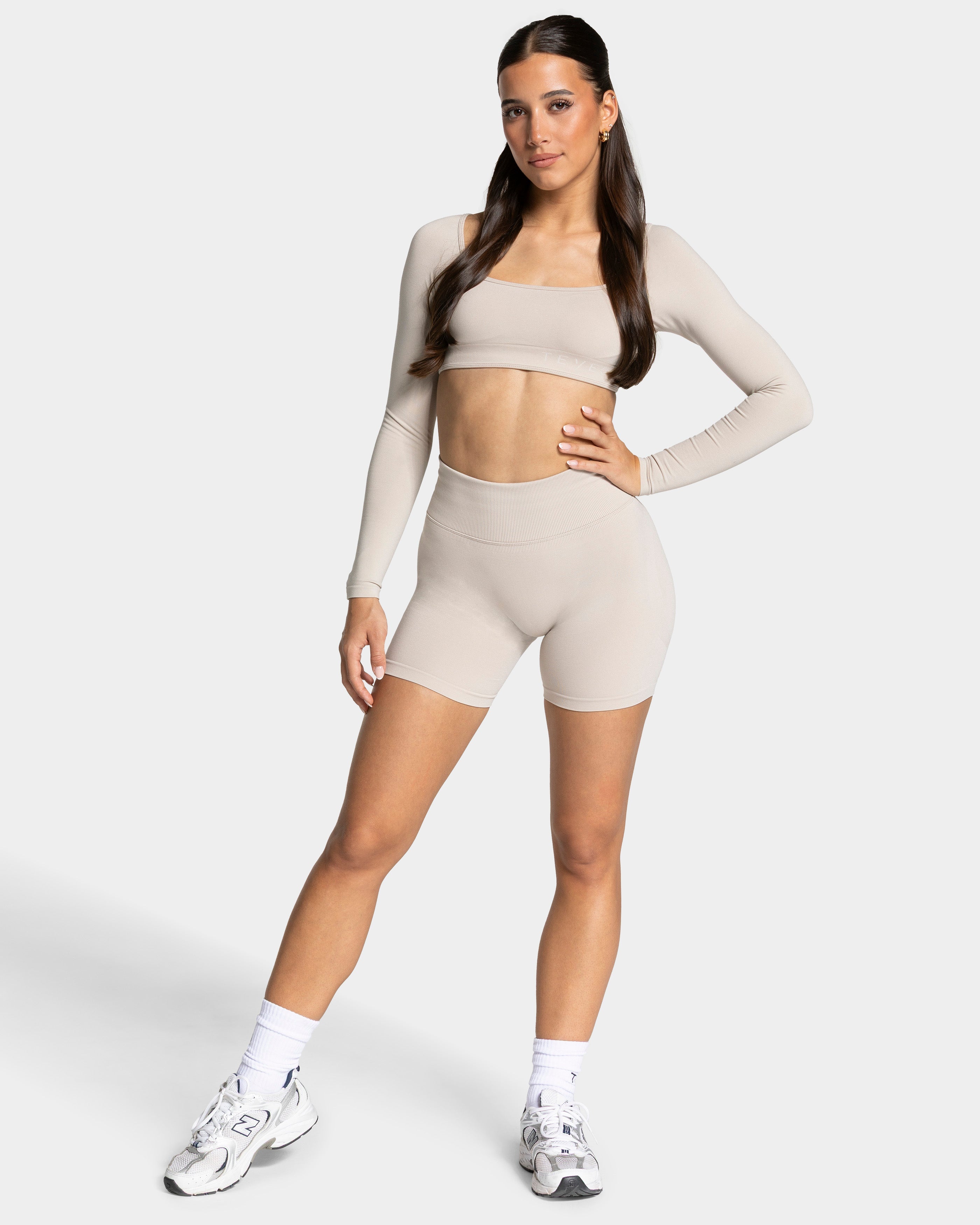 Femme Backless Longsleeve "Cream"