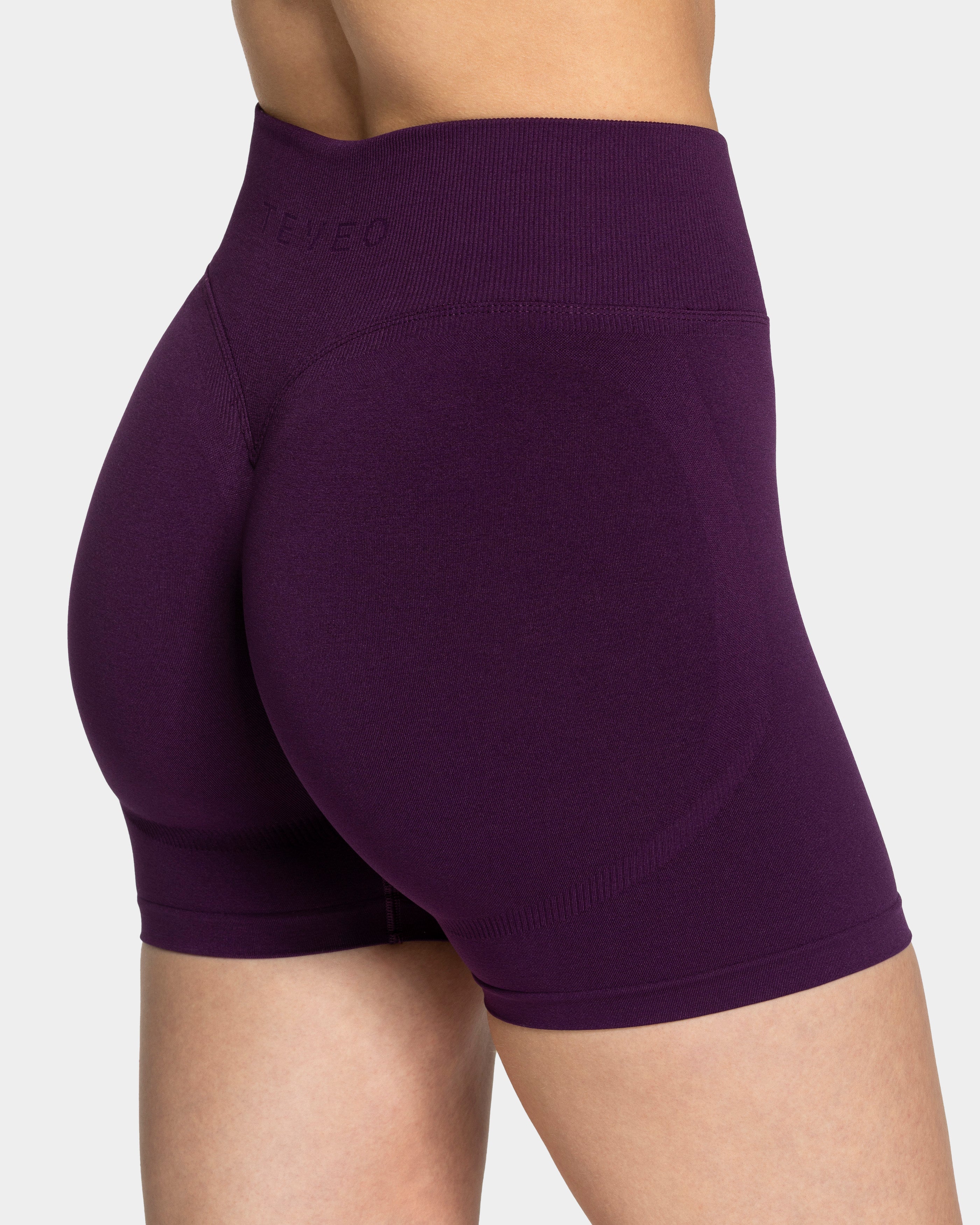 Femme Sculpt Scrunch Shorts "Aubergine"