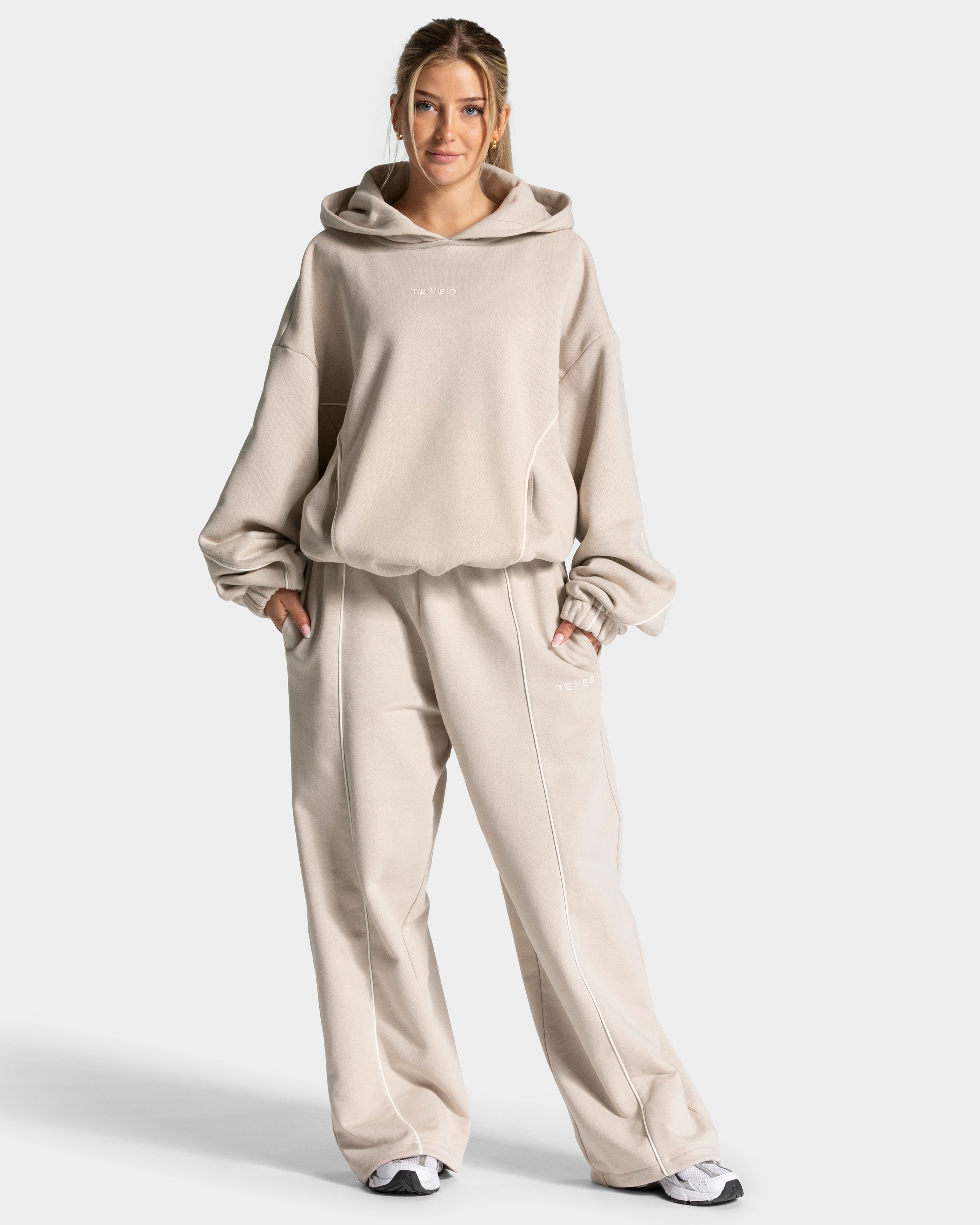 Contrastline Hooded Sweater "Cream"