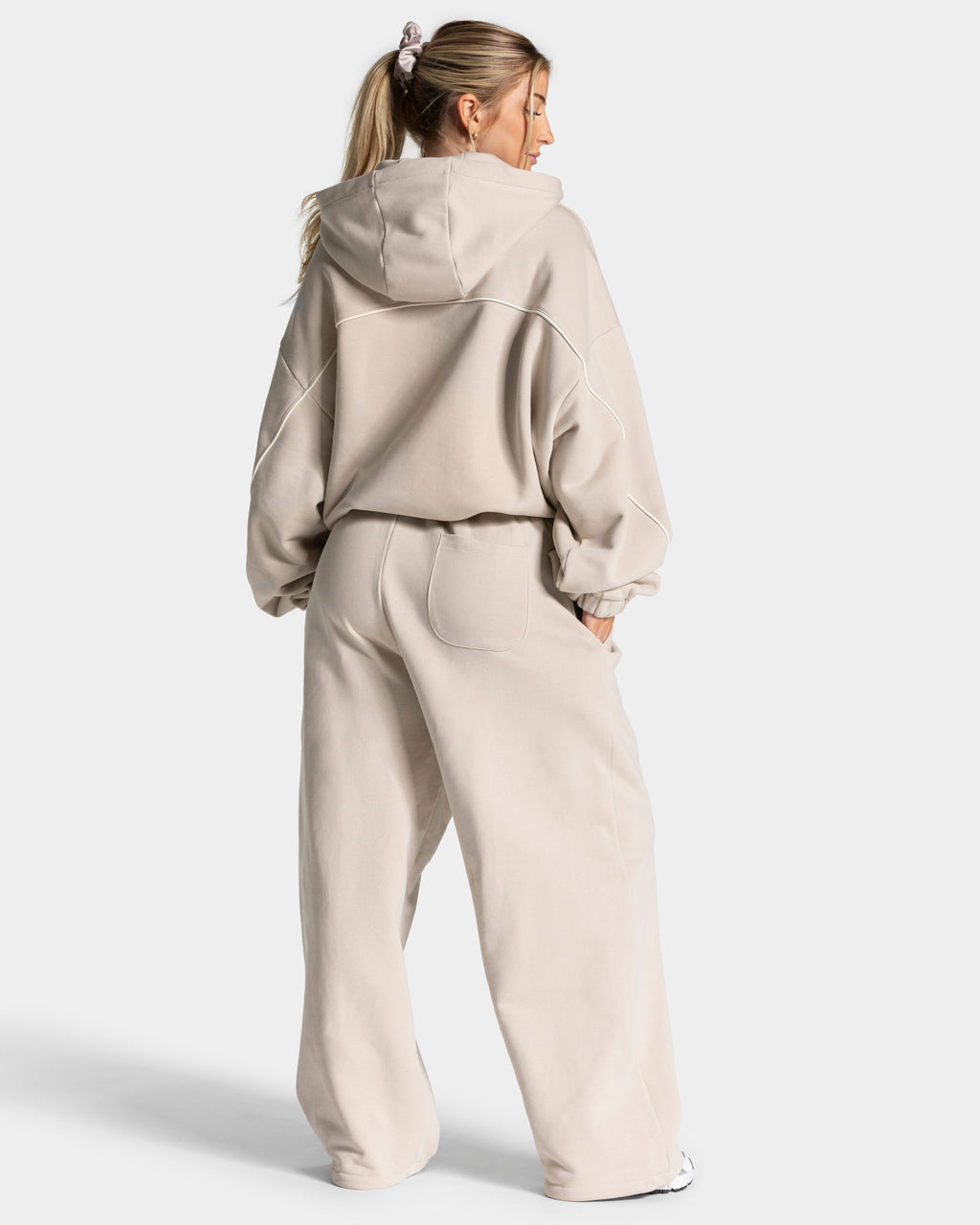 Contrastline Hooded Sweater "Cream"