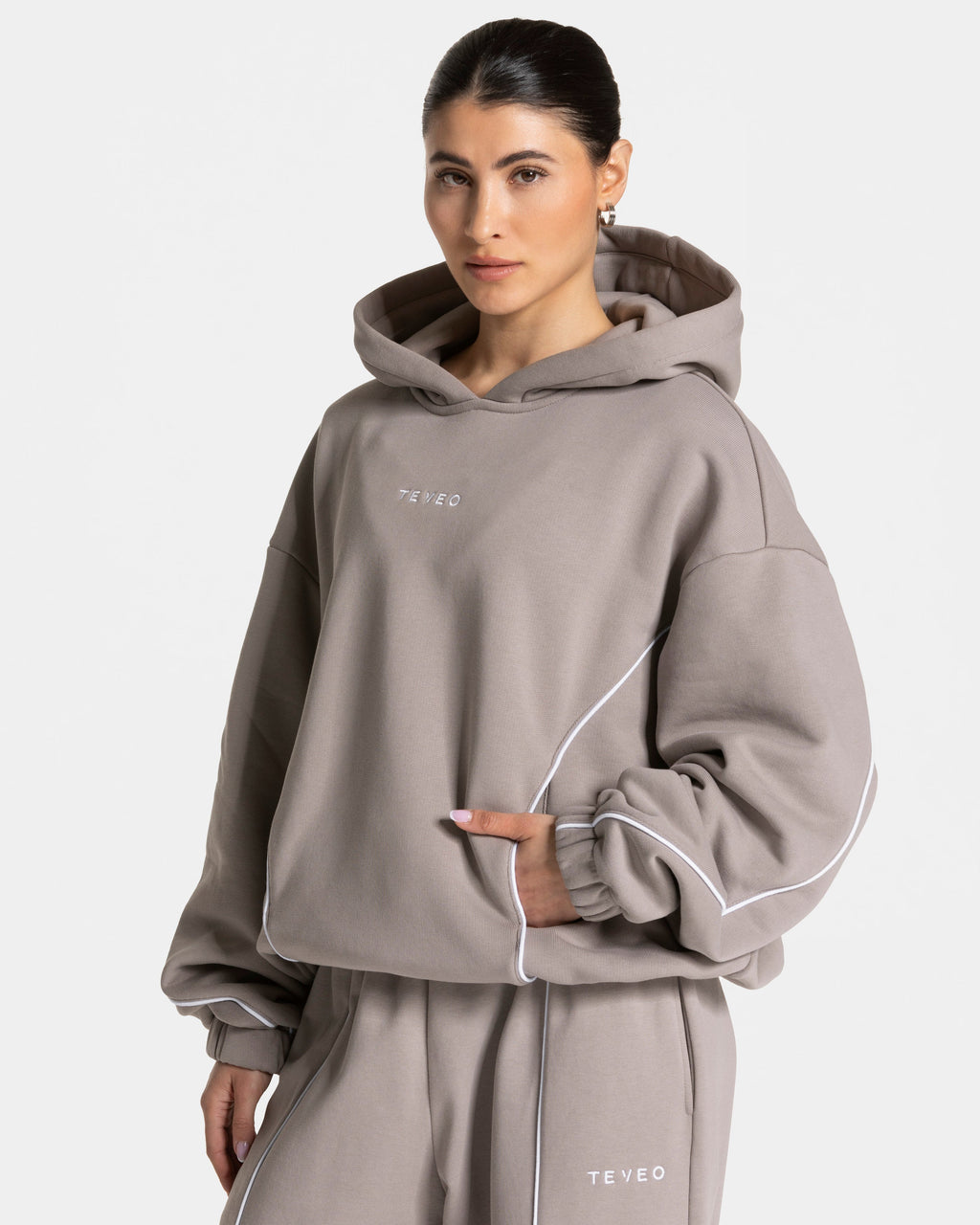 Contrastline Hooded Sweater  "Stone"