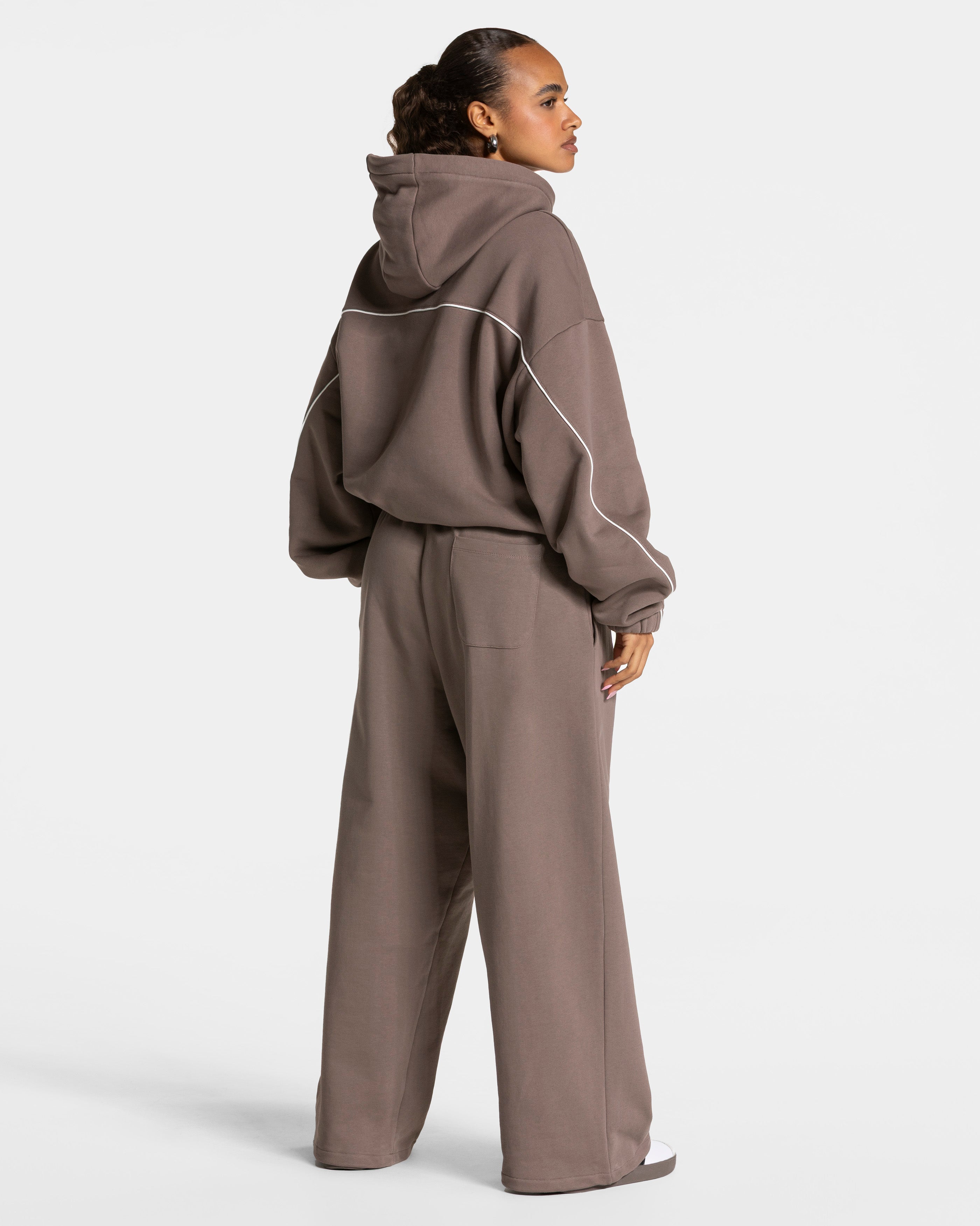 Contrastline Hooded Sweater  "Mokka"