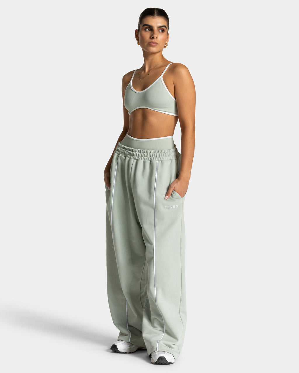 Contrastline Wide Leg Jogger "Pistachio"