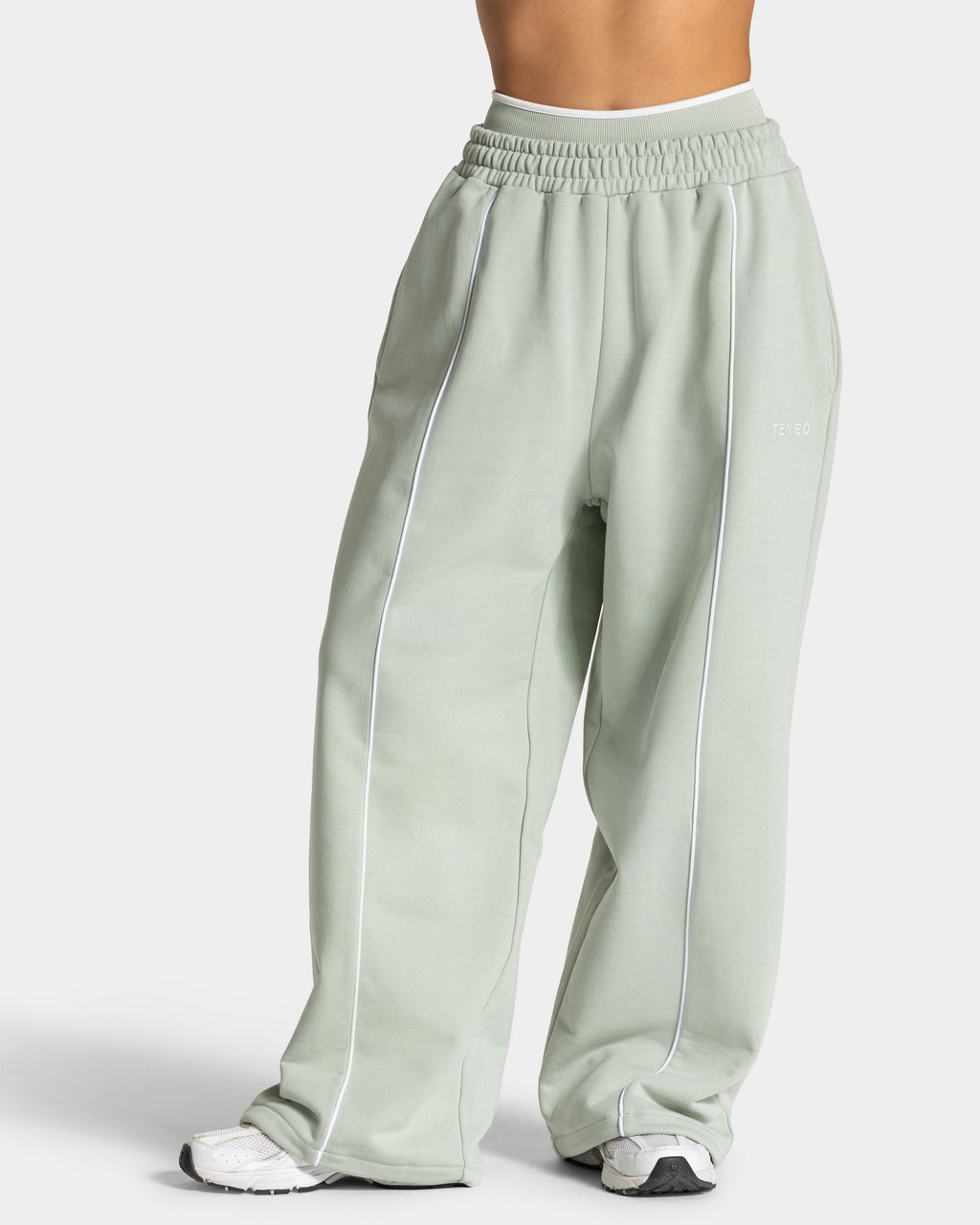Contrastline Wide Leg Jogger "Pistachio"