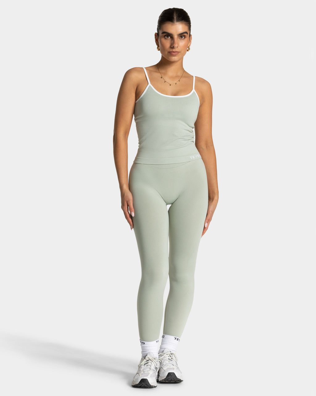 Contrastline Cami Top "Pistachio"