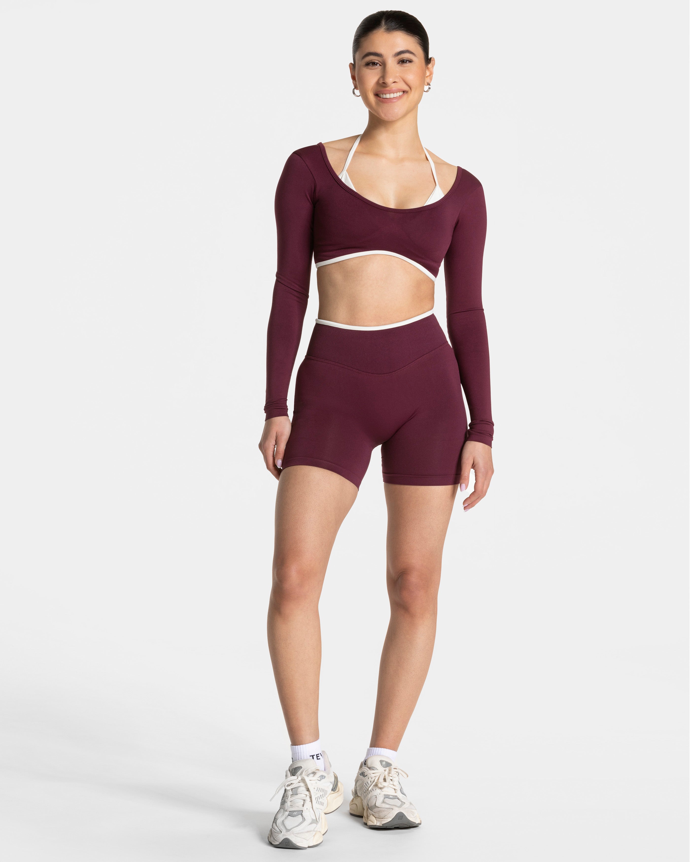 Contrastline Sculpt Scrunch Shorts  "Pflaume"