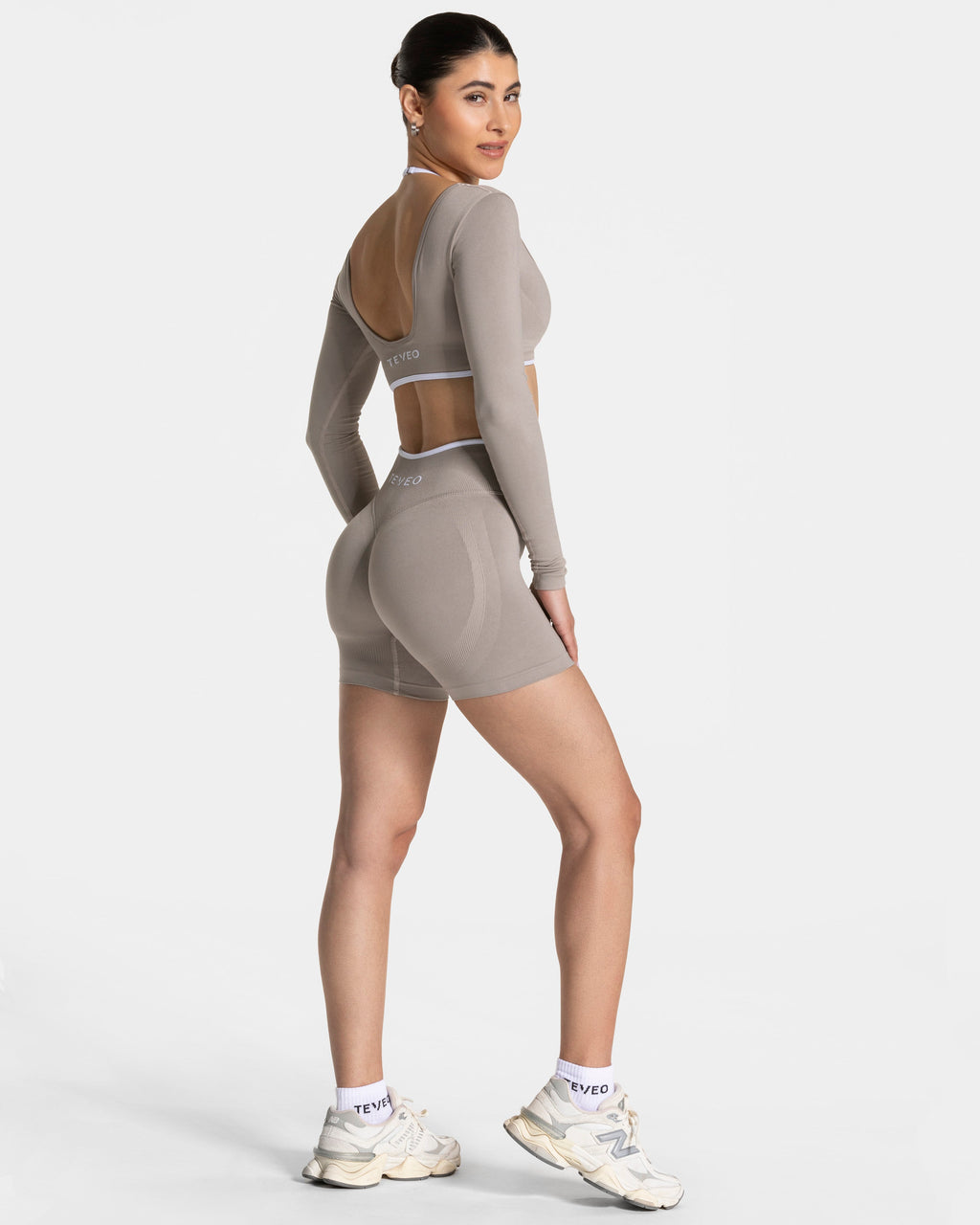 Contrastline Sculpt Scrunch Shorts  "Stone"