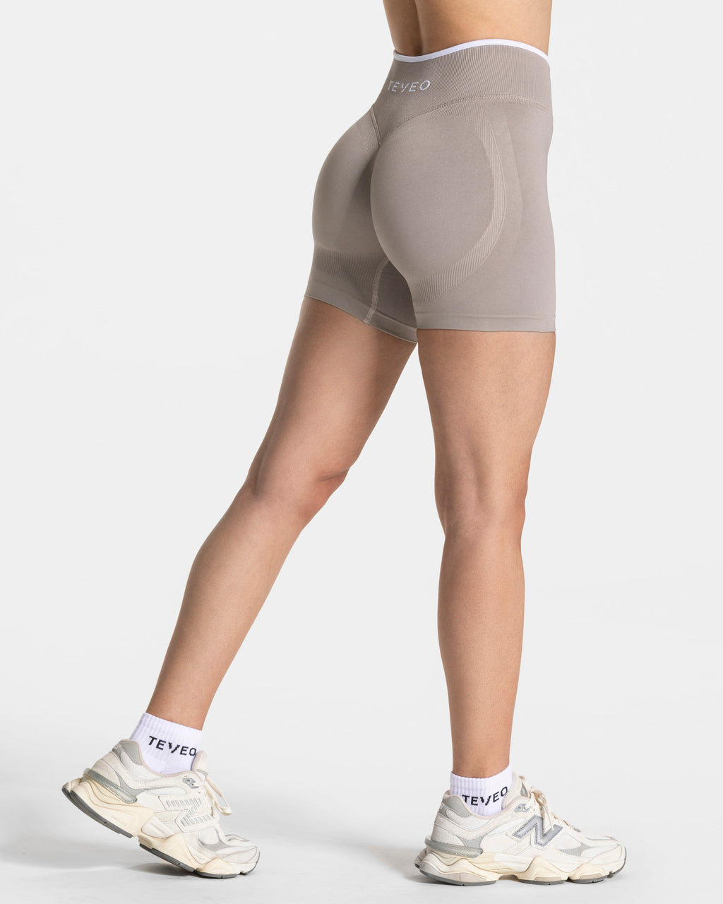 Contrastline Sculpt Scrunch Shorts  "Stone"