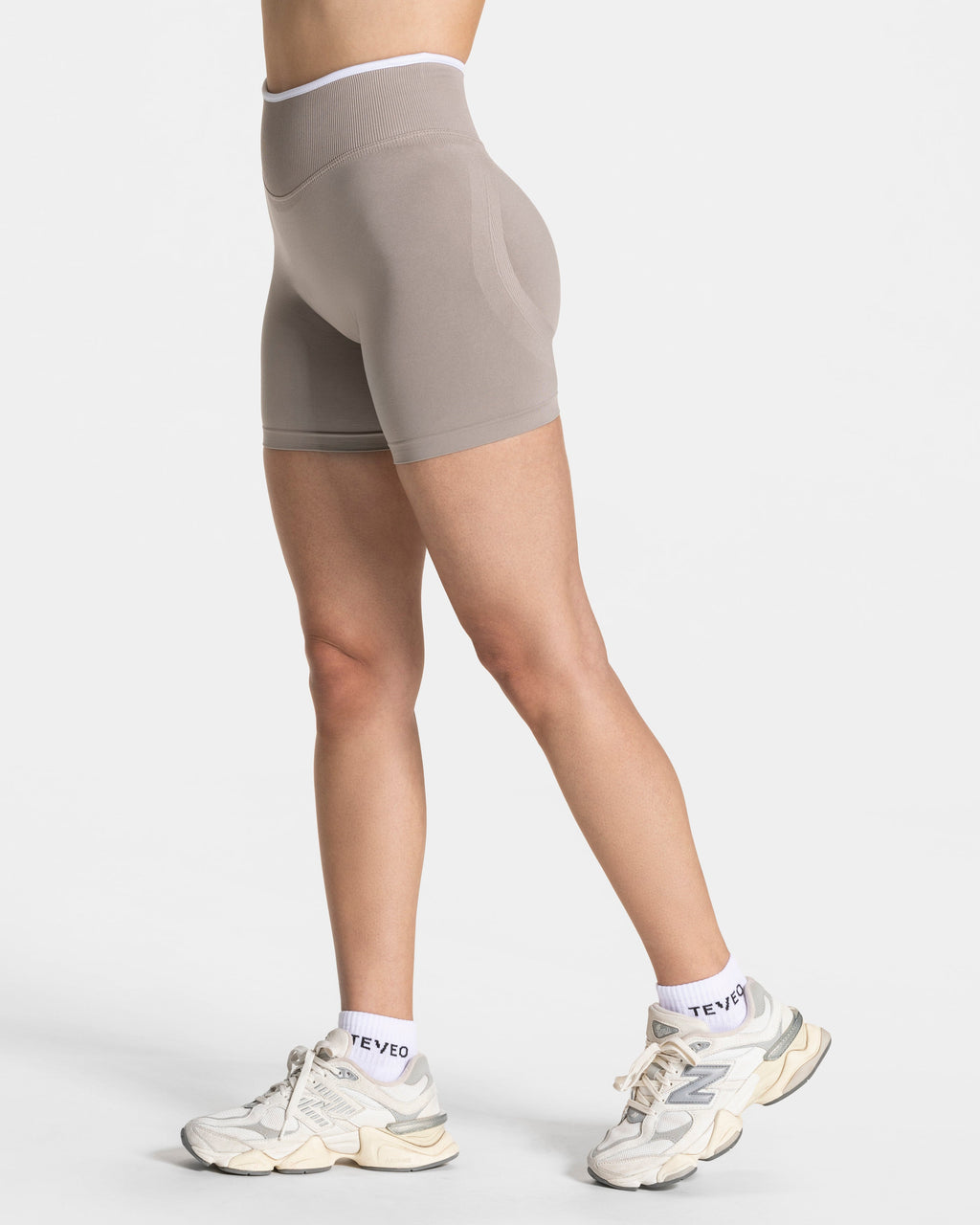 Contrastline Sculpt Scrunch Shorts  "Stone"